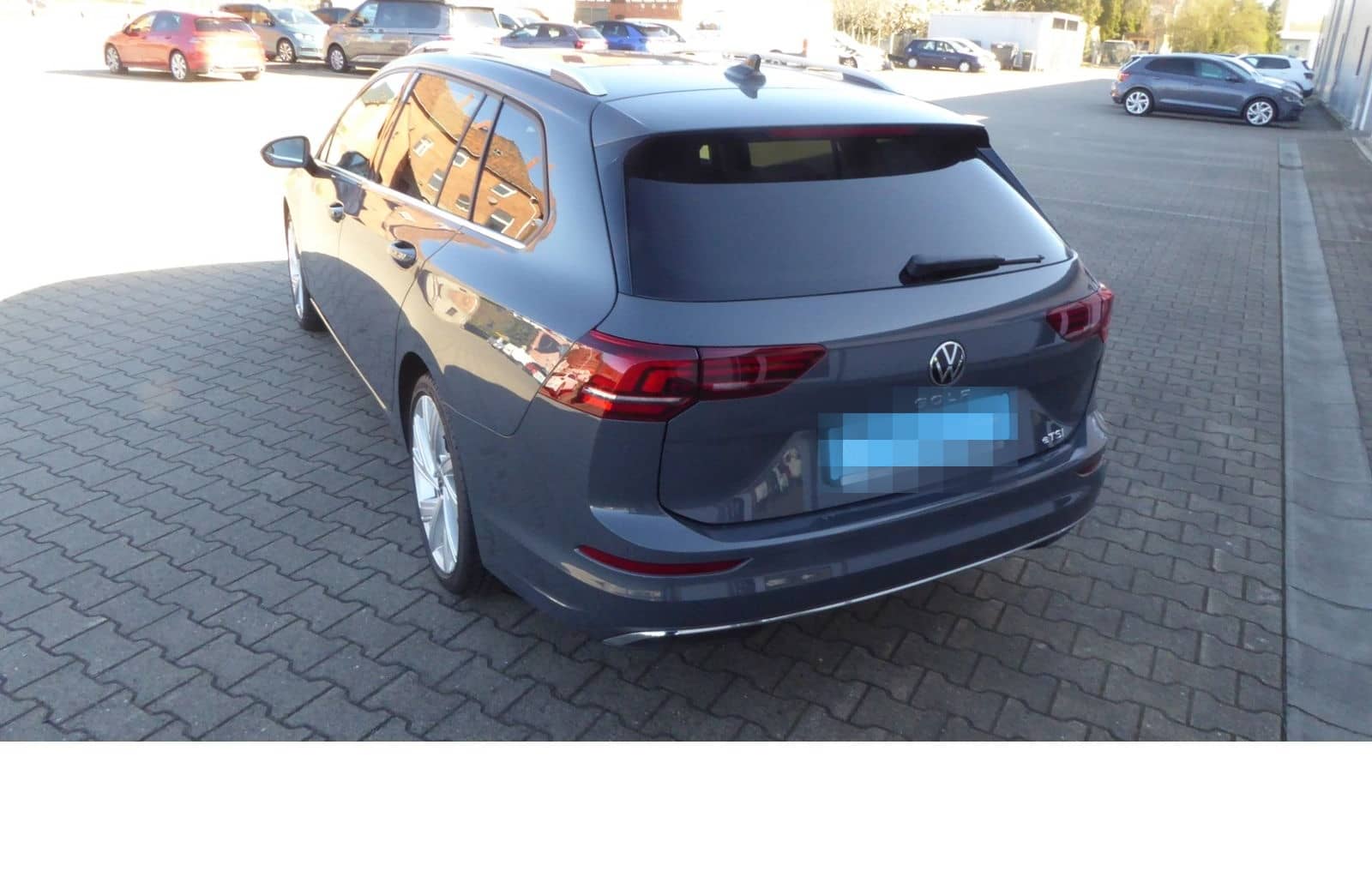 Volkswagen Golf VIII Variant STYLE 1.5 eTSI DSG NAVI LED P- foto 5