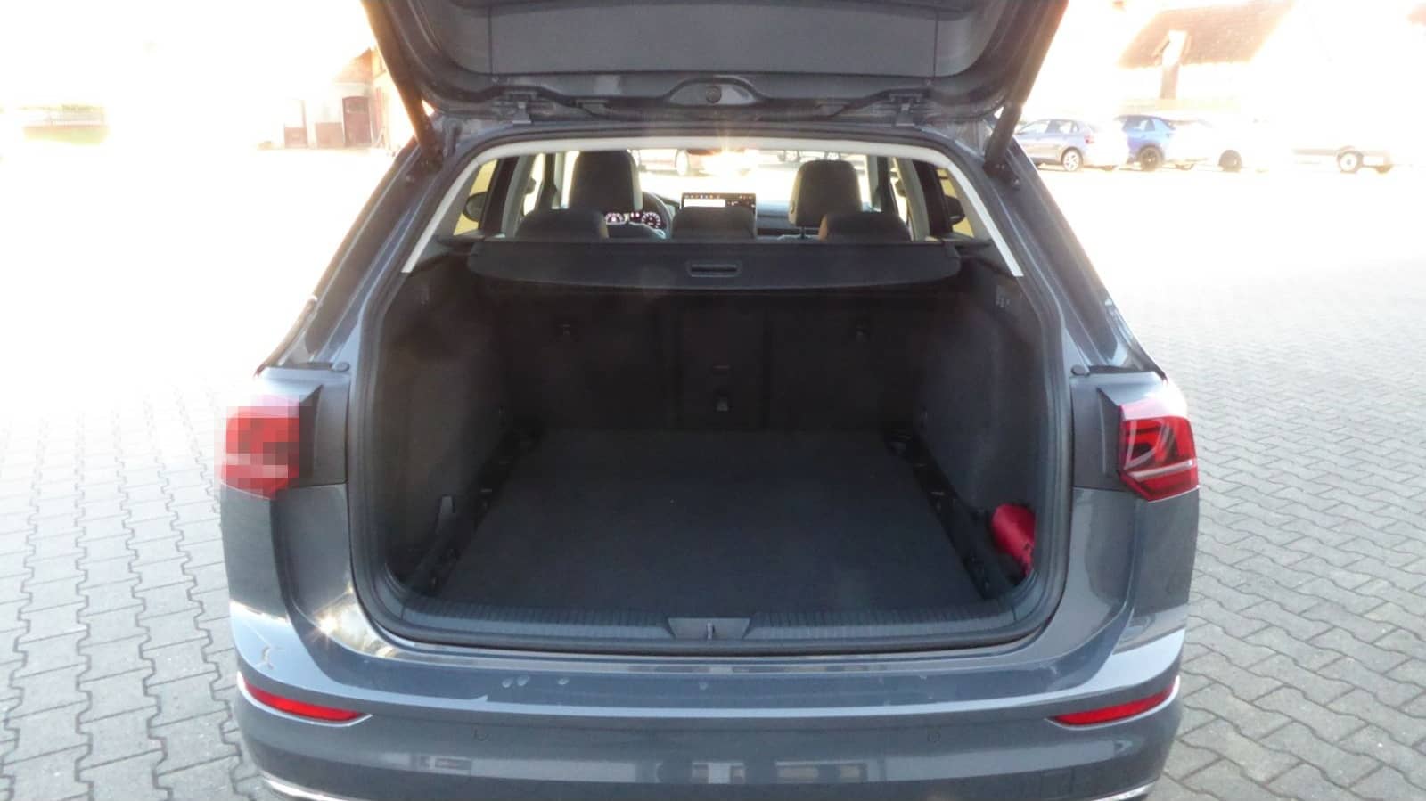 Volkswagen Golf VIII Variant STYLE 1.5 eTSI DSG NAVI LED P- foto 9