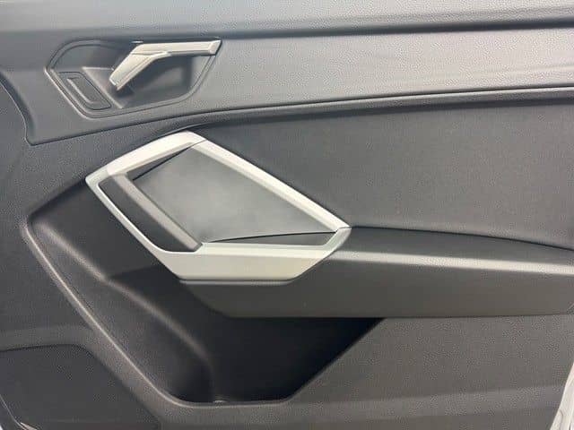 Audi Q3 35TFSI AHK ACC LED EINPARKH NAVI SITZH foto 16