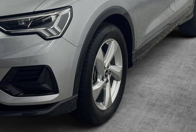 Audi Q3 35TFSI AHK ACC LED EINPARKH NAVI SITZH foto 4