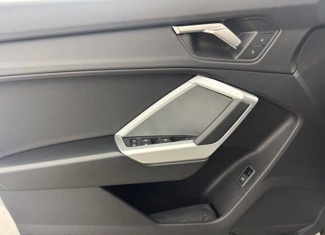 Audi Q3 35TFSI AHK ACC LED EINPARKH NAVI SITZH foto 6