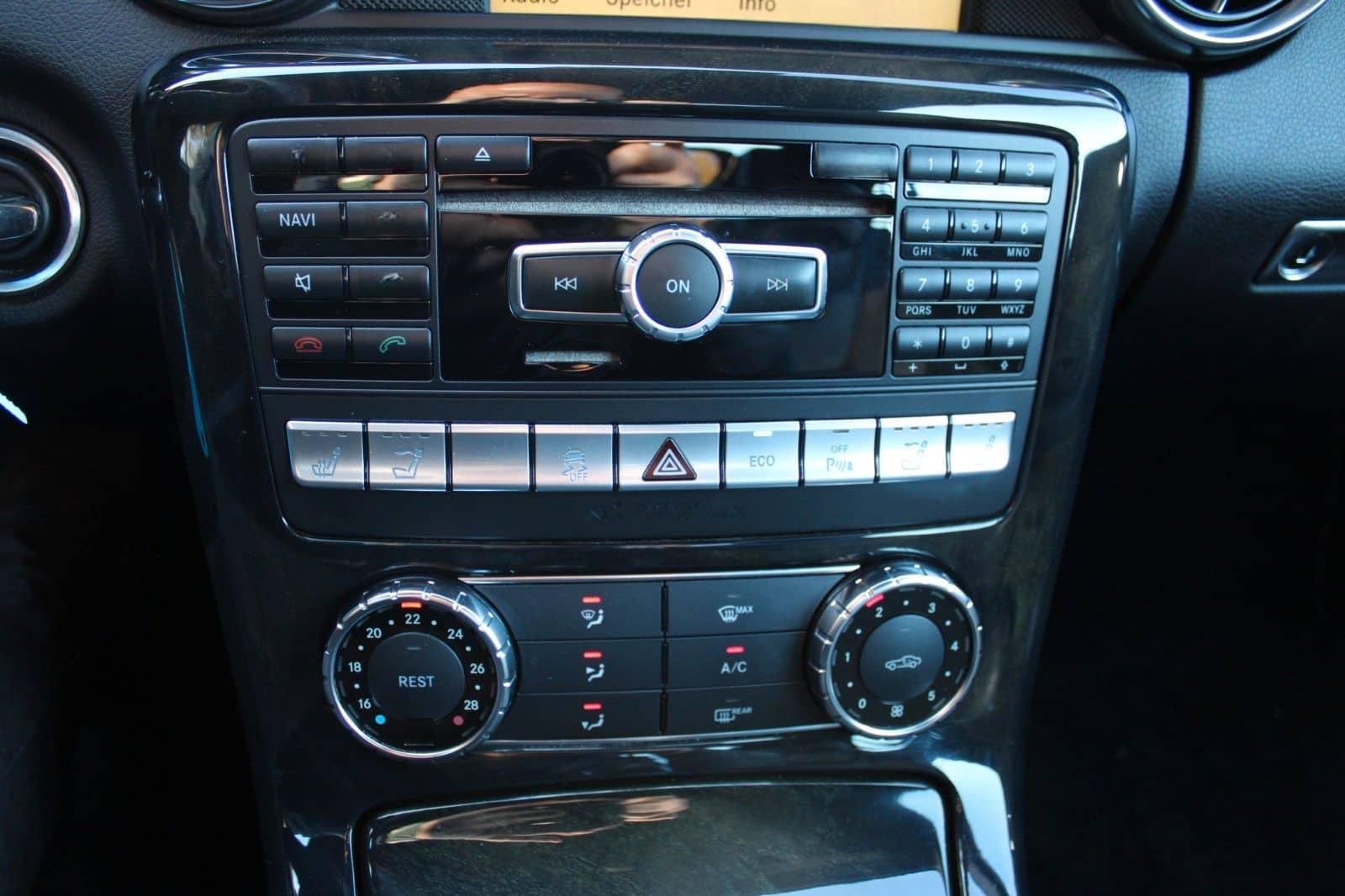 Mercedes-Benz SLK 350 Navi Leder Airscarf Sportpaket foto 19