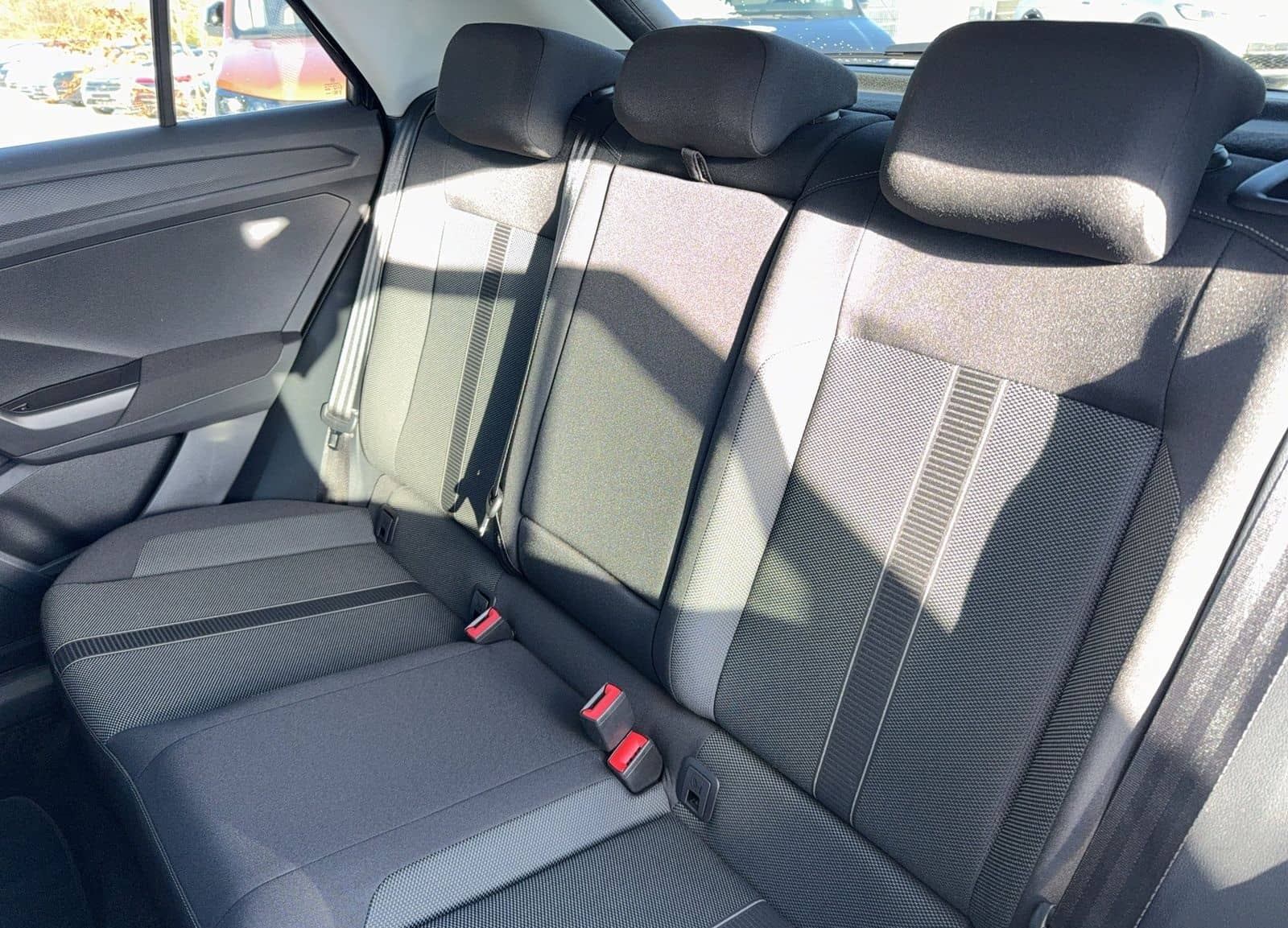 Volkswagen T-Roc Life TSi Black+CarPlay+LED+Navi+Virt+PDC foto 14