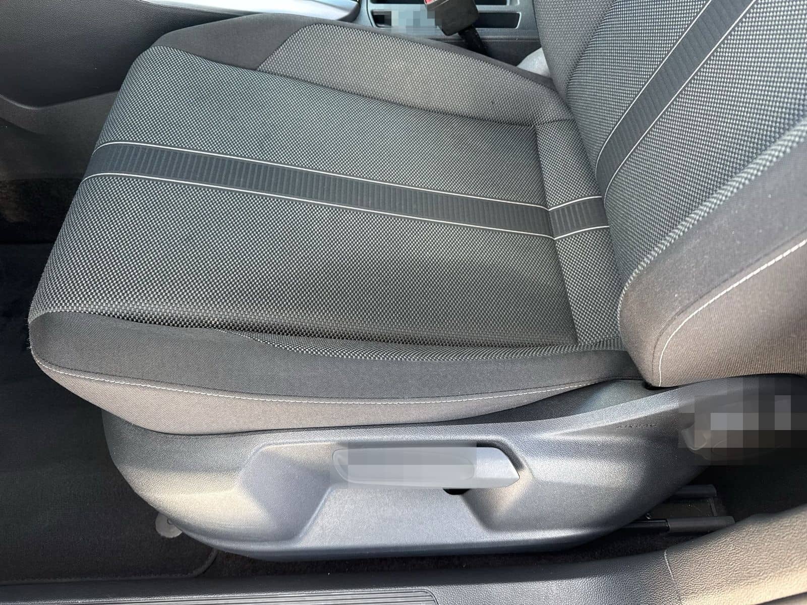 Volkswagen T-Roc Life TSi Black+CarPlay+LED+Navi+Virt+PDC foto 15