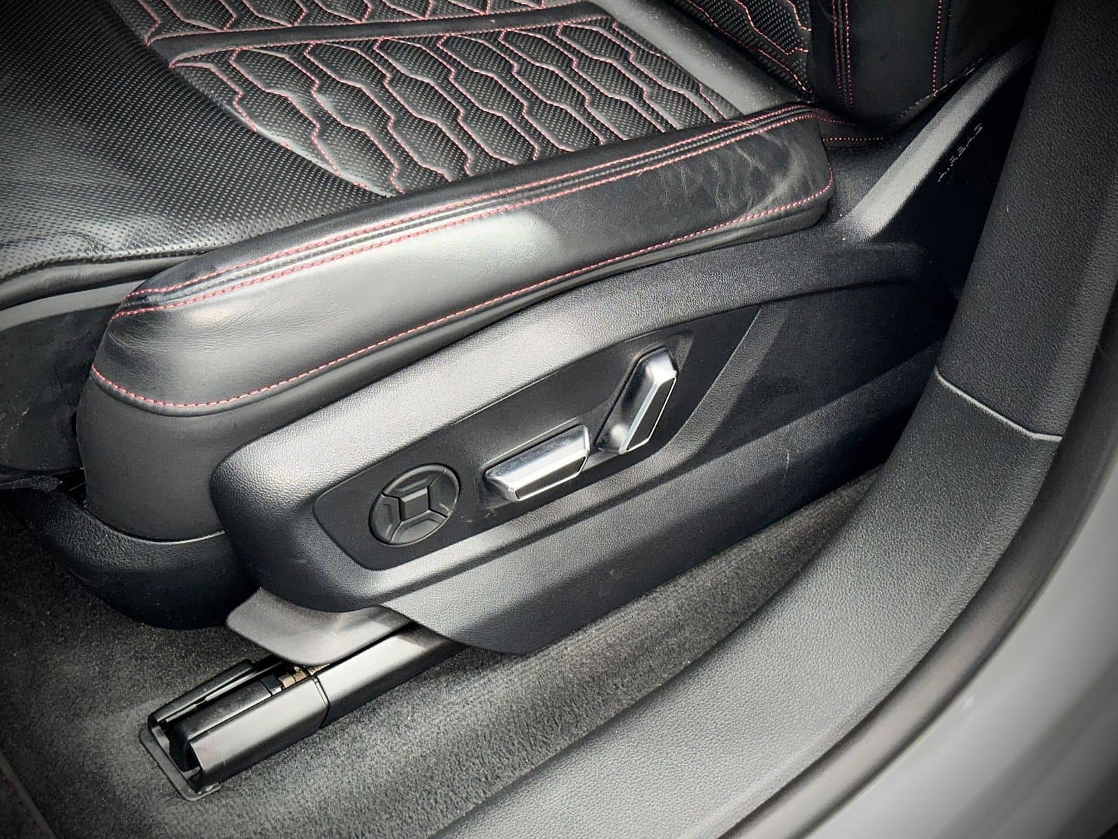 Audi RSQ8*CARBON*MATRIX*ALLRADLENKUNG*HEAD-UP*2.HAND* foto 17