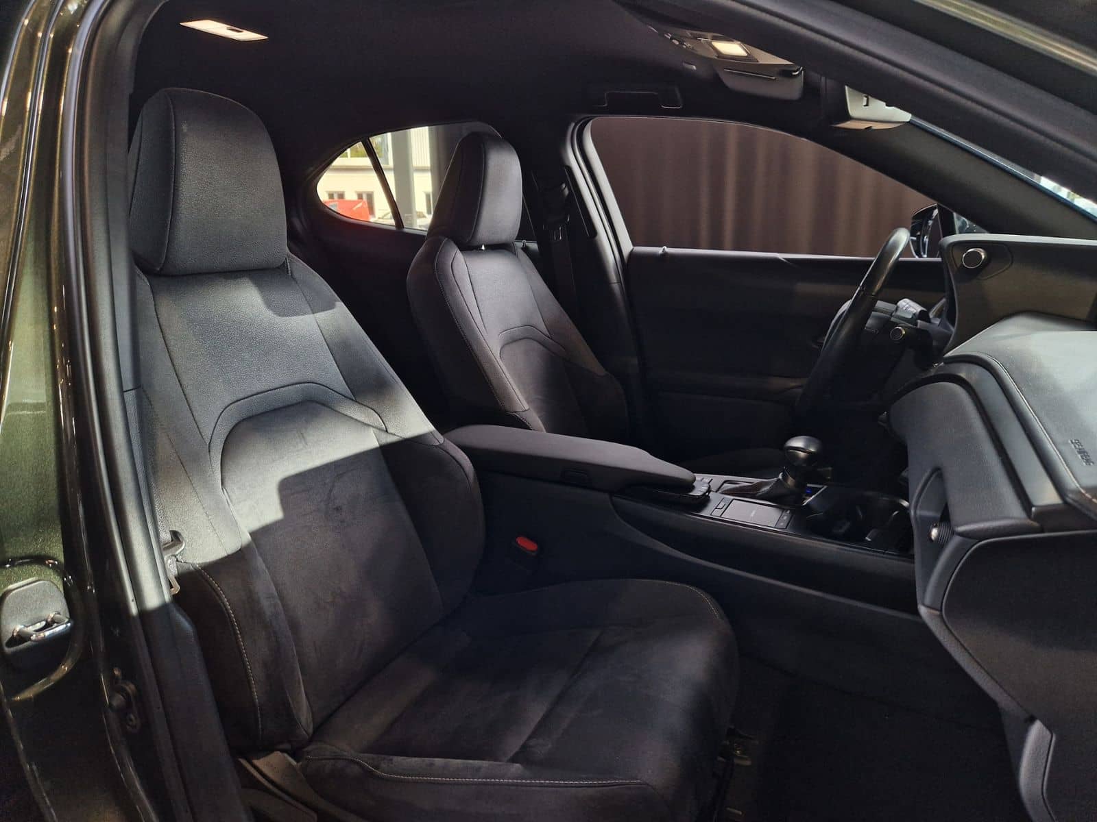 Lexus UX 250 h Style LED ALU foto 24