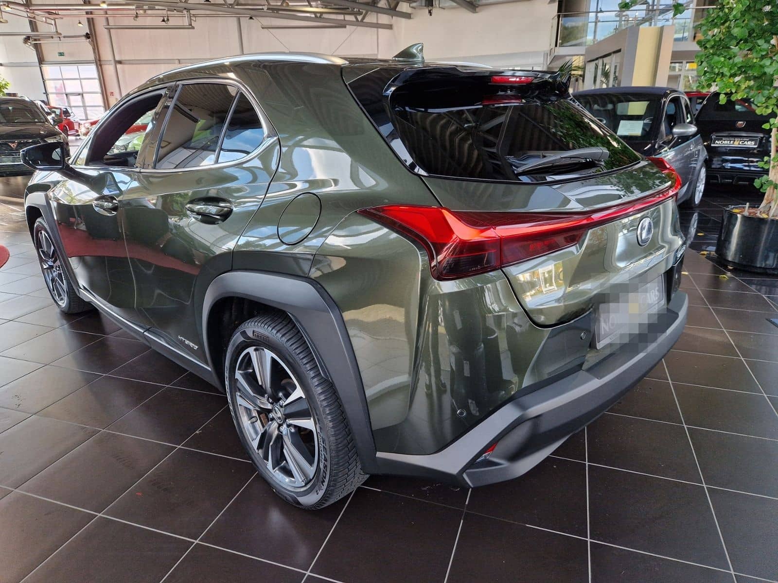 Lexus UX 250 h Style LED ALU foto 5