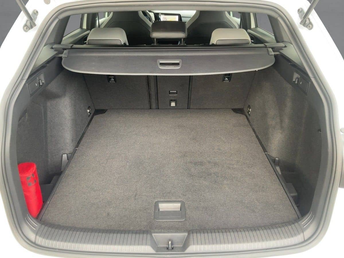 Volkswagen Golf VIII Variant 2.0 TDI DSG R-LINE 5JG+LED+NAV foto 14