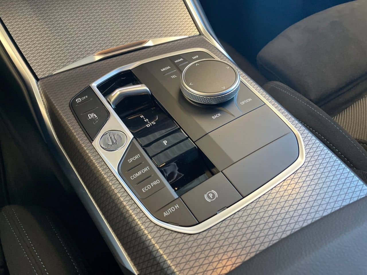 BMW 318i Touring M-Sport LED HIFI Sportpaket Navi foto 15