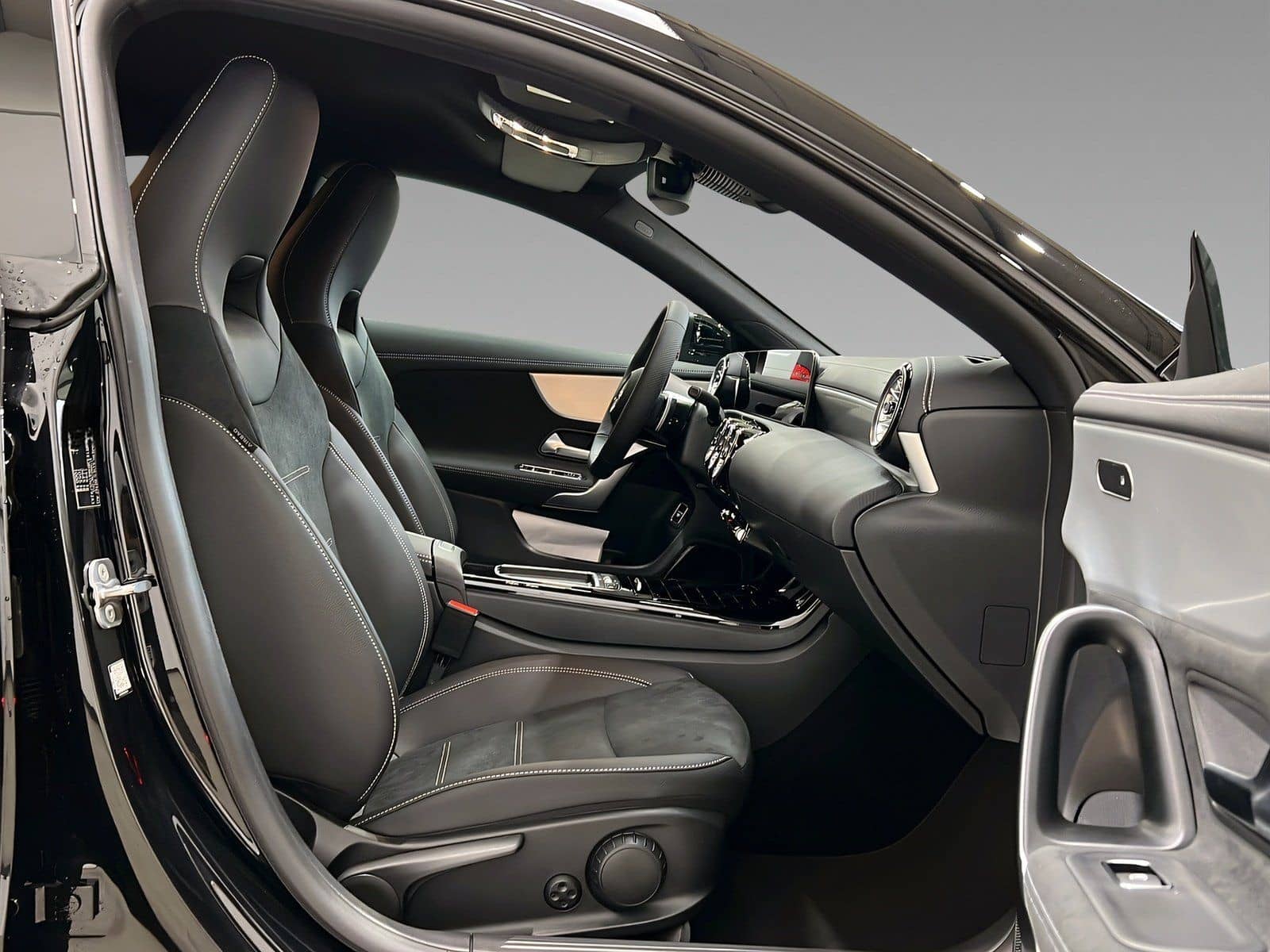 Mercedes-Benz CLA 200 Coupé+AMG+LED+NightPaket+Lenkradheizung foto 14