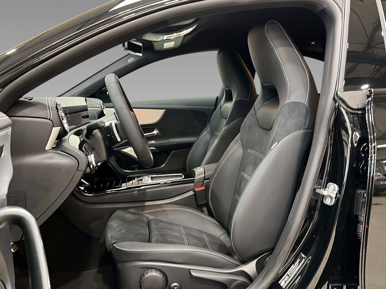 Mercedes-Benz CLA 200 Coupé+AMG+LED+NightPaket+Lenkradheizung foto 8