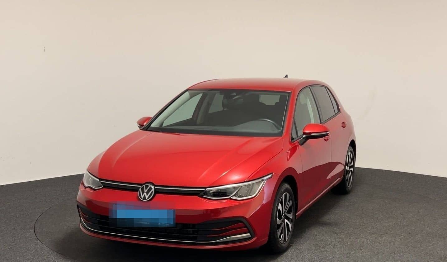 Volkswagen Golf VIII Lim. 1.5 eTSI DSG Active LED RFK Sitzh foto 4