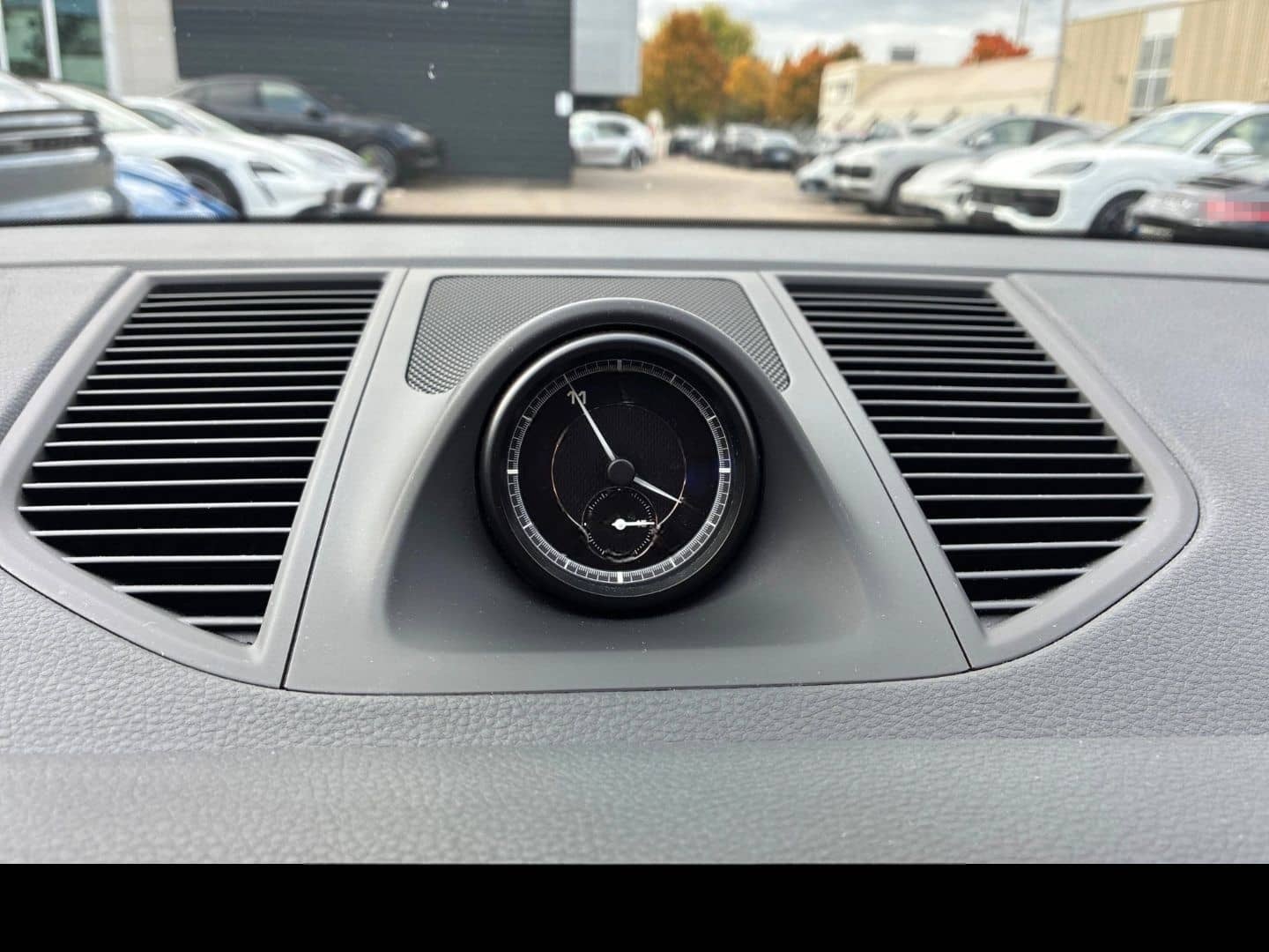 Porsche Macan Basis 2.0T ACC AHK-el. klappb. Pano Memory foto 14