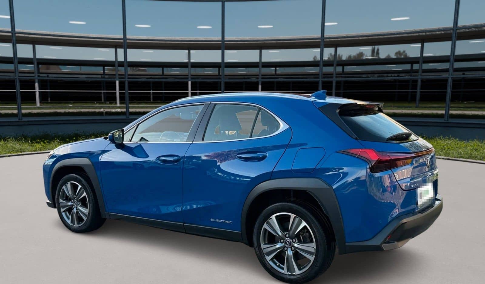 Lexus UX 300 e Mark and  Levingston export 16700 netto foto 2