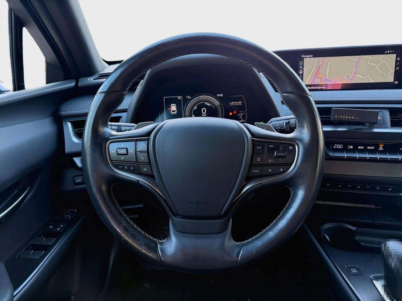 Lexus UX 300 e Mark and  Levingston export 16700 netto foto 8