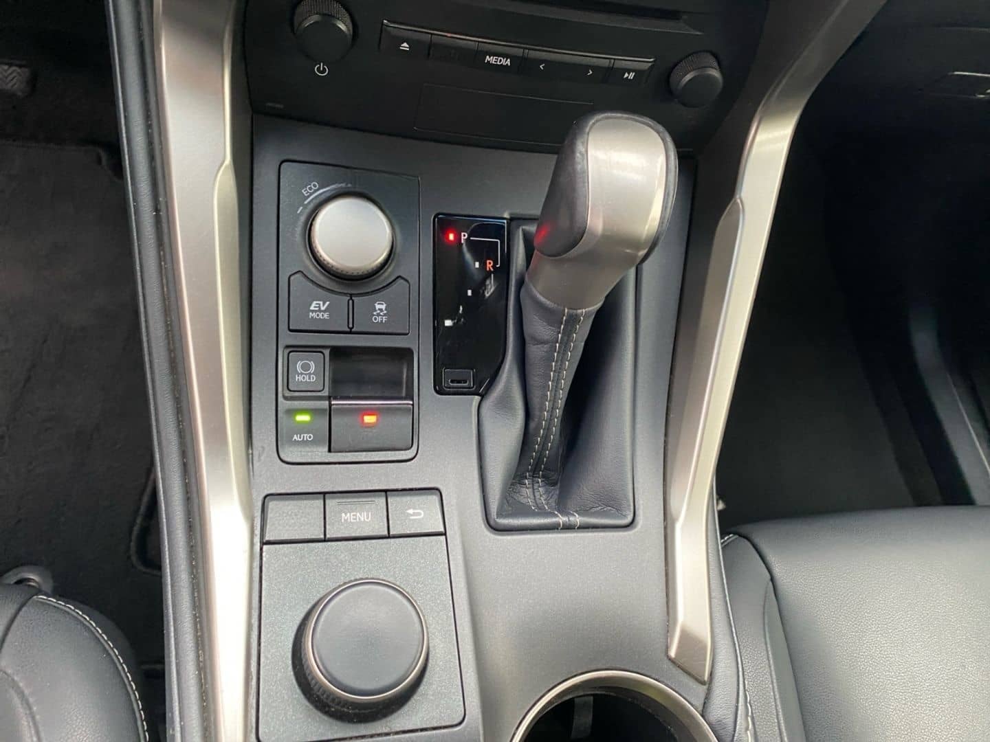 Lexus NX 300h Business Edition *LED*RCam*SHZ*Navi*PDC* foto 25