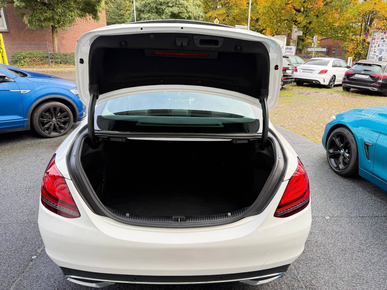 Mercedes-Benz C 180 Avantgarde NAVI/KAMERA/LED/TOTWINKEL/AMBIE foto 8