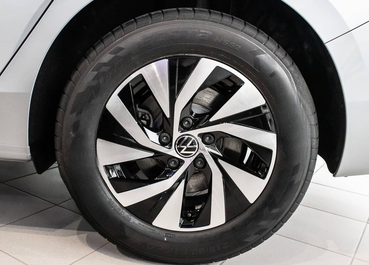 Volkswagen Passat Business 1.5 l eTSI OPF DSG NAVI/PANO foto 4