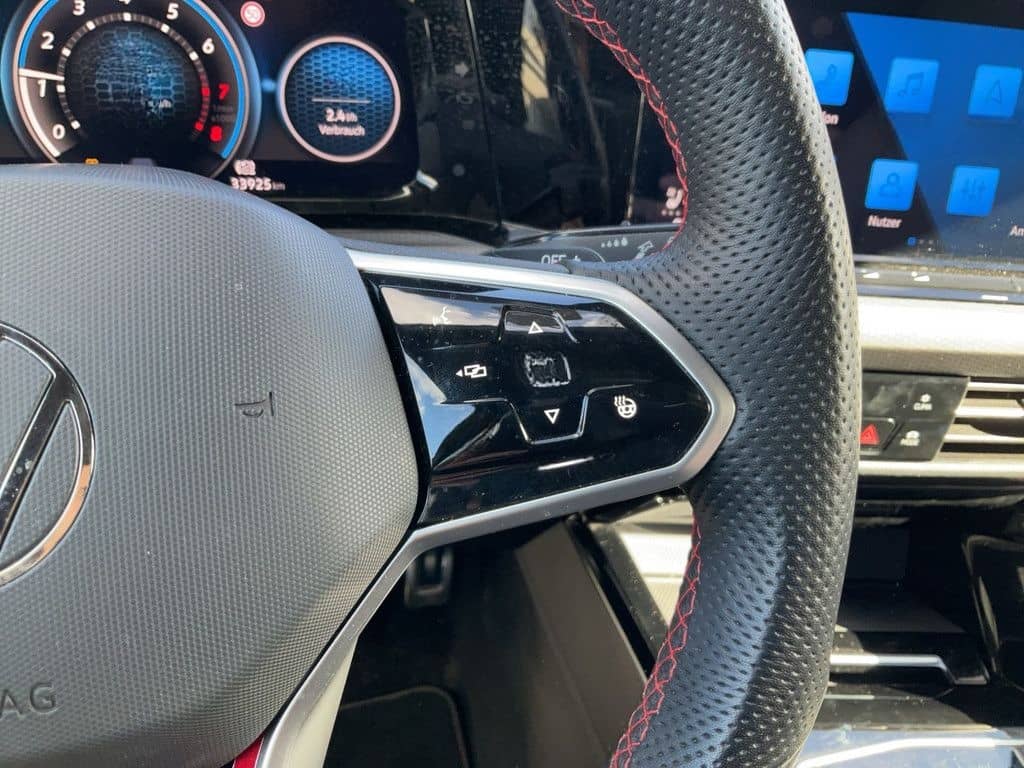 Volkswagen Golf VIII Clubsport 2.0 TSI Pano Navi Leder Harm foto 23