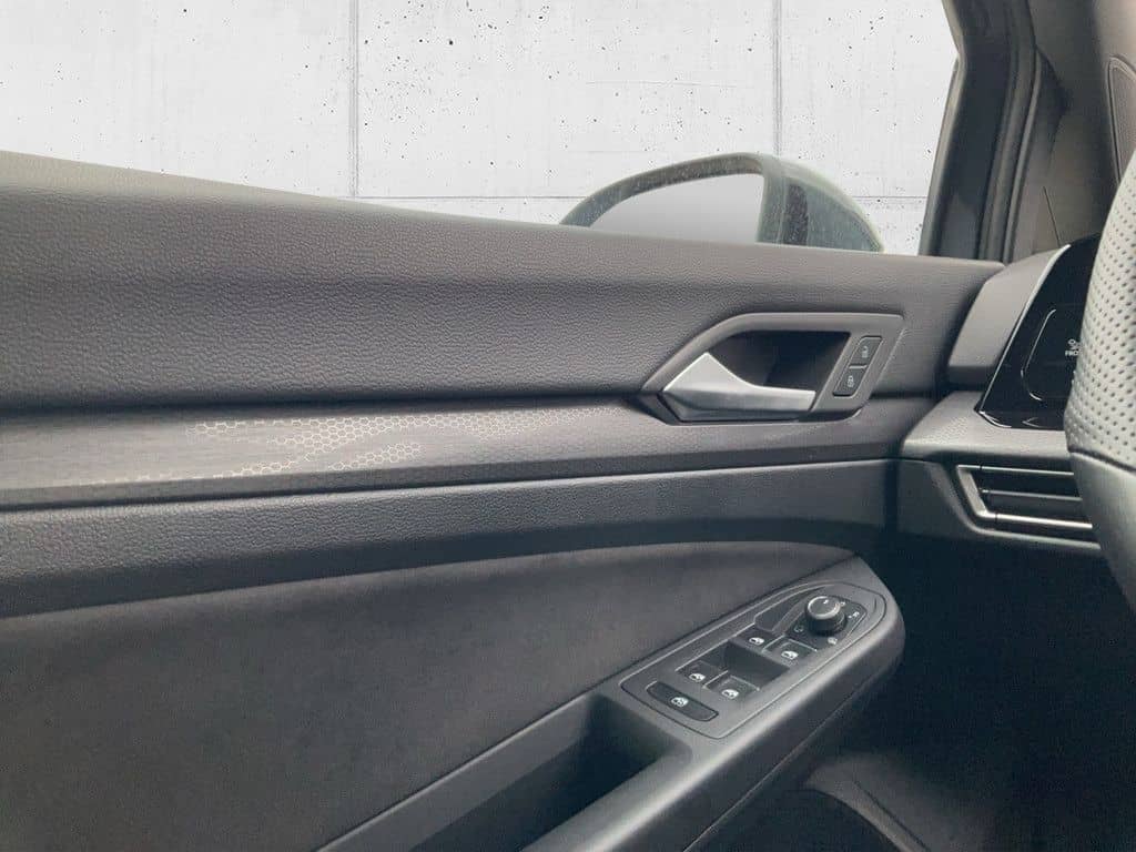 Volkswagen Golf VIII Clubsport 2.0 TSI HUD Pano Navi Kamera foto 18