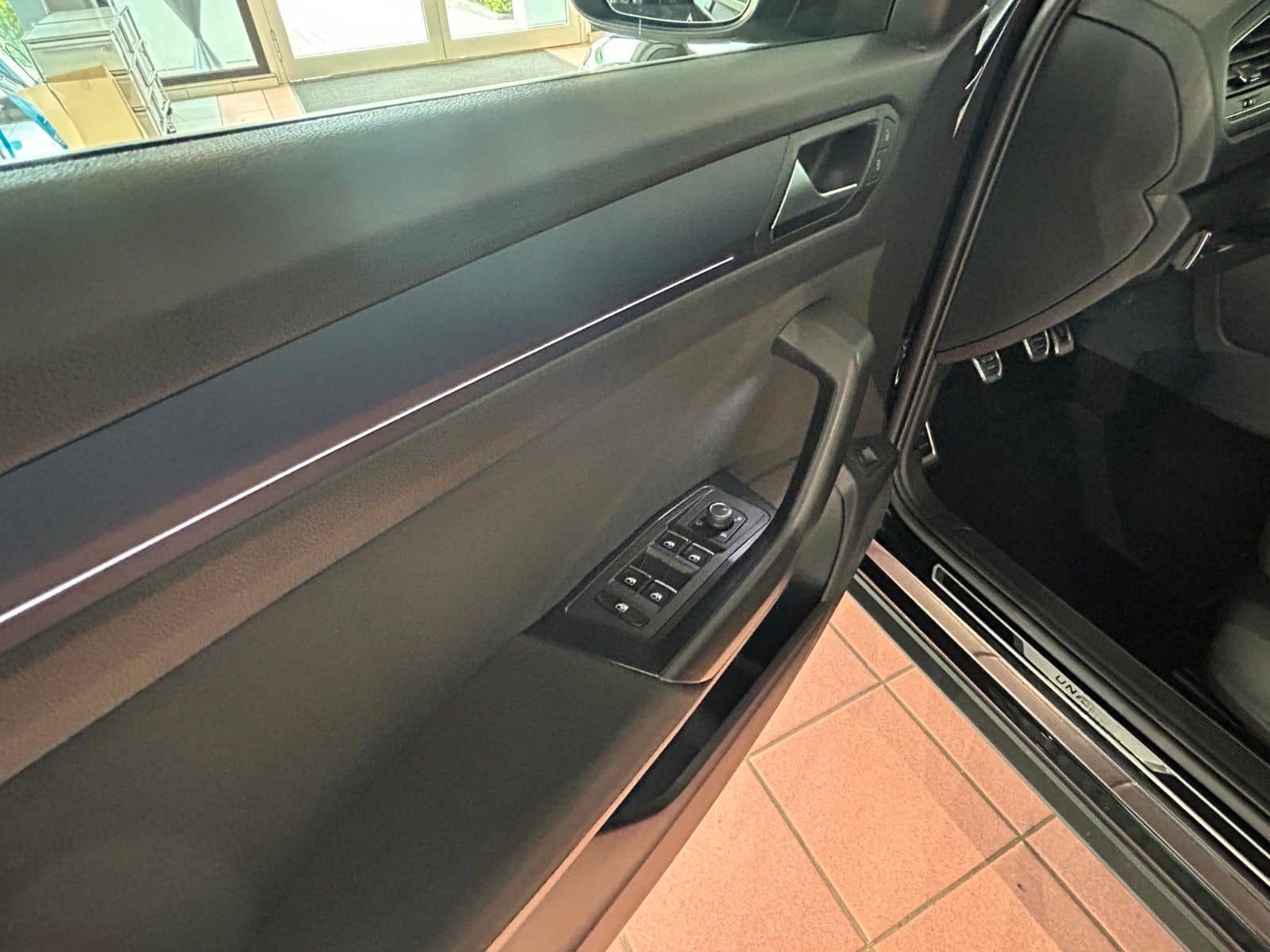 Volkswagen T-ROC 1.5 TSI United*NAVI*APP-CON*CLIMATRONIC* foto 11