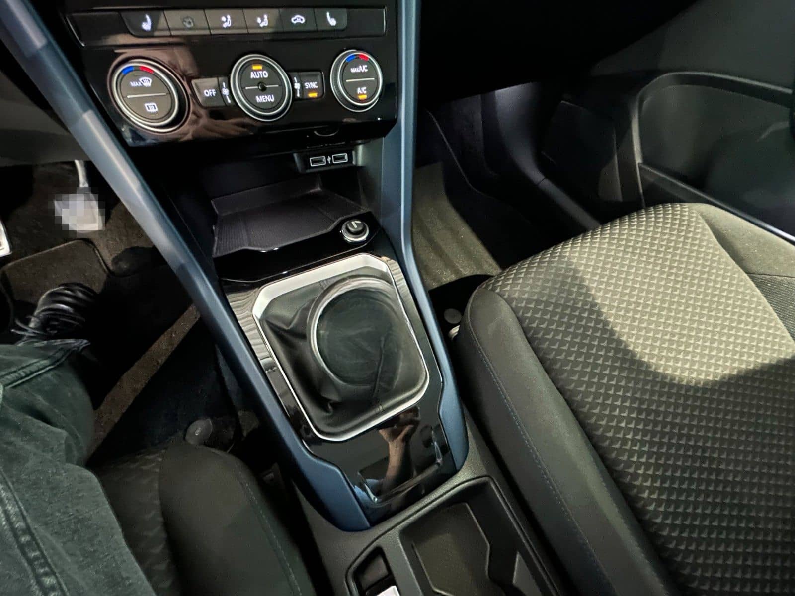 Volkswagen T-ROC 1.5 TSI United*NAVI*APP-CON*CLIMATRONIC* foto 25