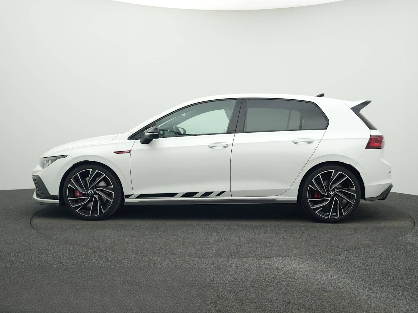Volkswagen Golf GTI 8 2.0 TSI DSG Clubsport Black Style PAN foto 2