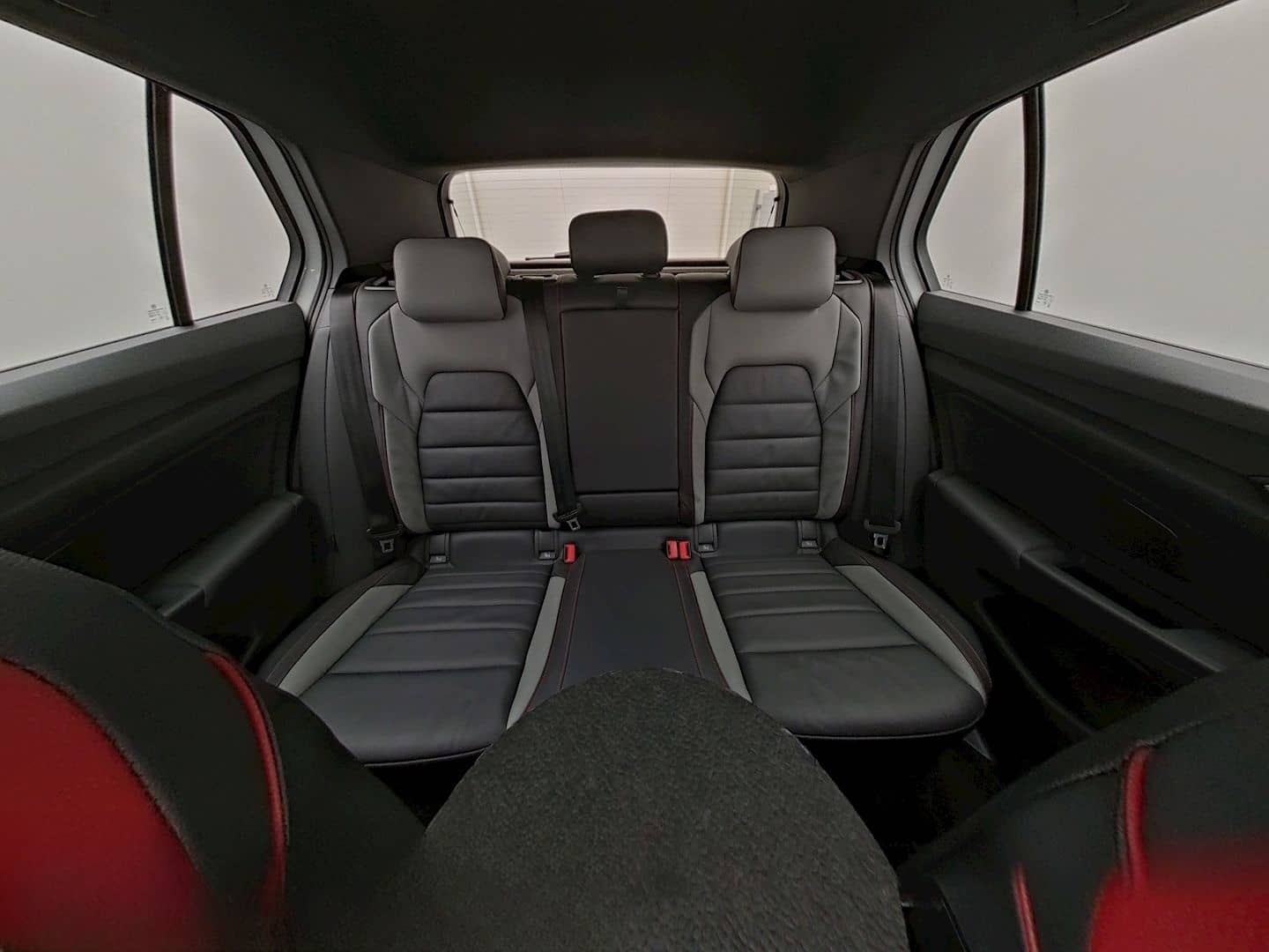 Volkswagen Golf GTI 8 2.0 TSI DSG Clubsport Black Style PAN foto 16