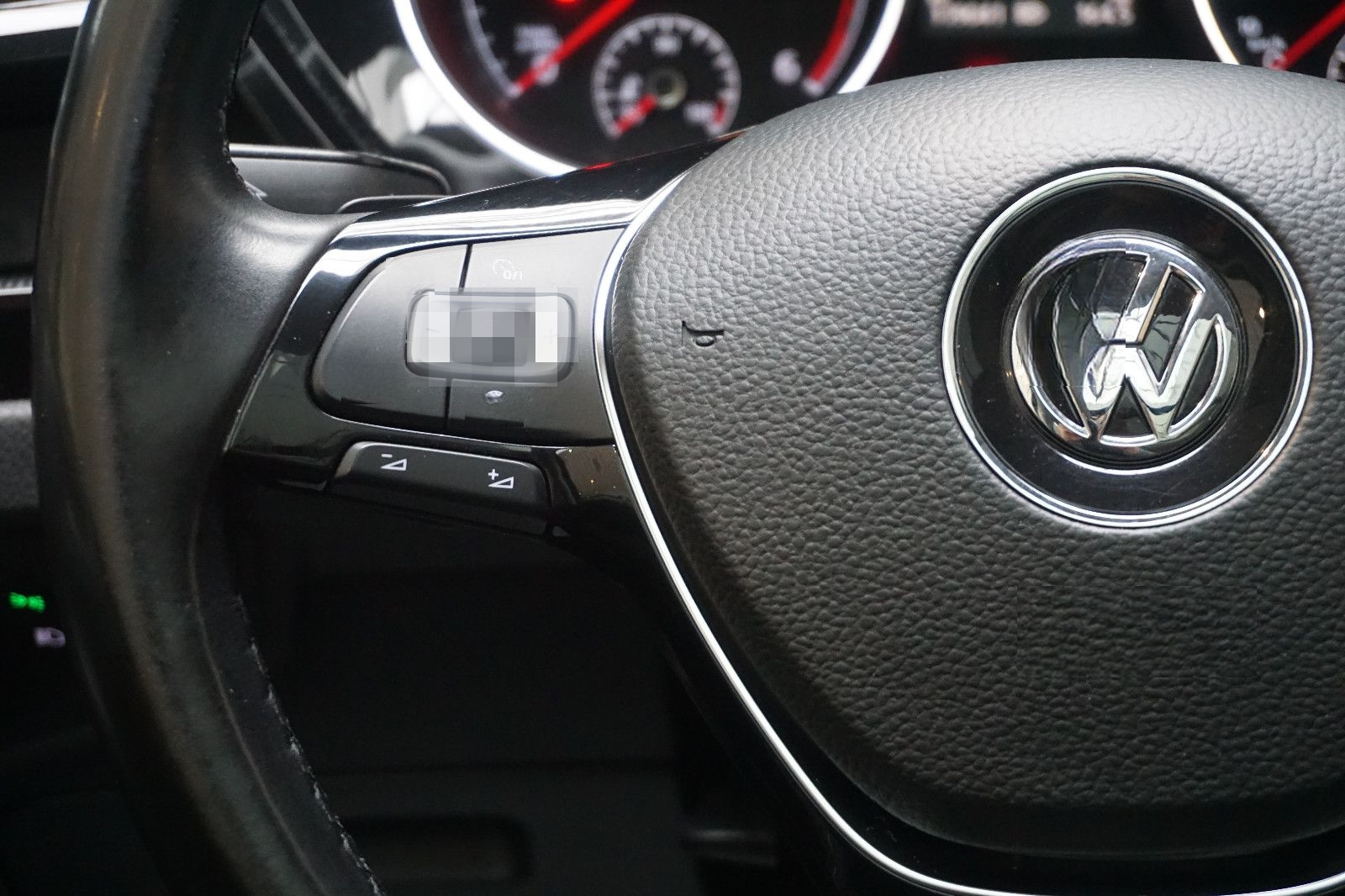 Volkswagen Touran Highline AUTOMATIK, NAVI, STANDHEIZUNG foto 13