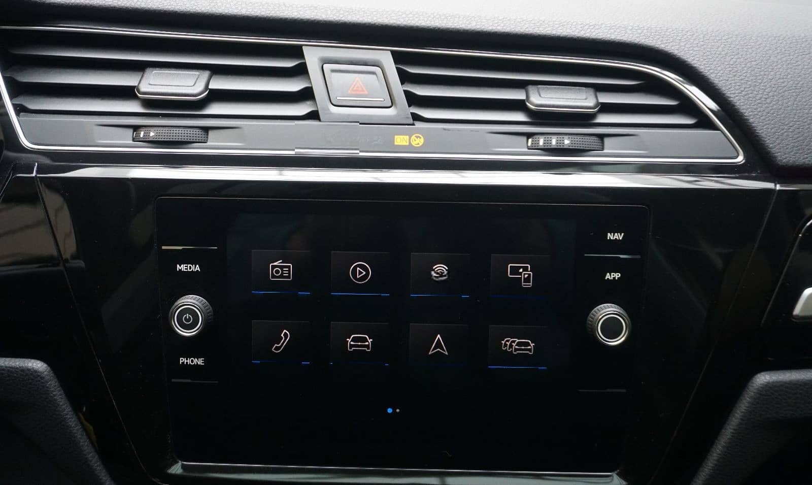 Volkswagen Touran Highline AUTOMATIK, NAVI, STANDHEIZUNG foto 9