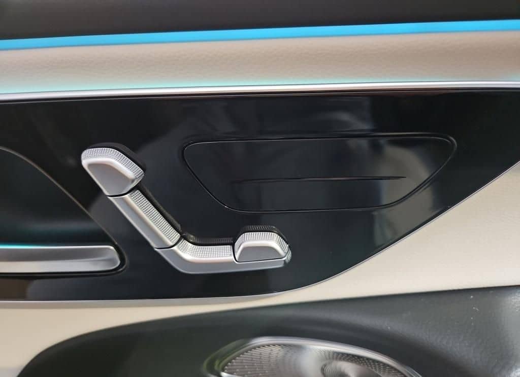 Mercedes-Benz E 300 e 4M Limousine +AMG+NIGHT+AHK+WINTER+4D-SO foto 13