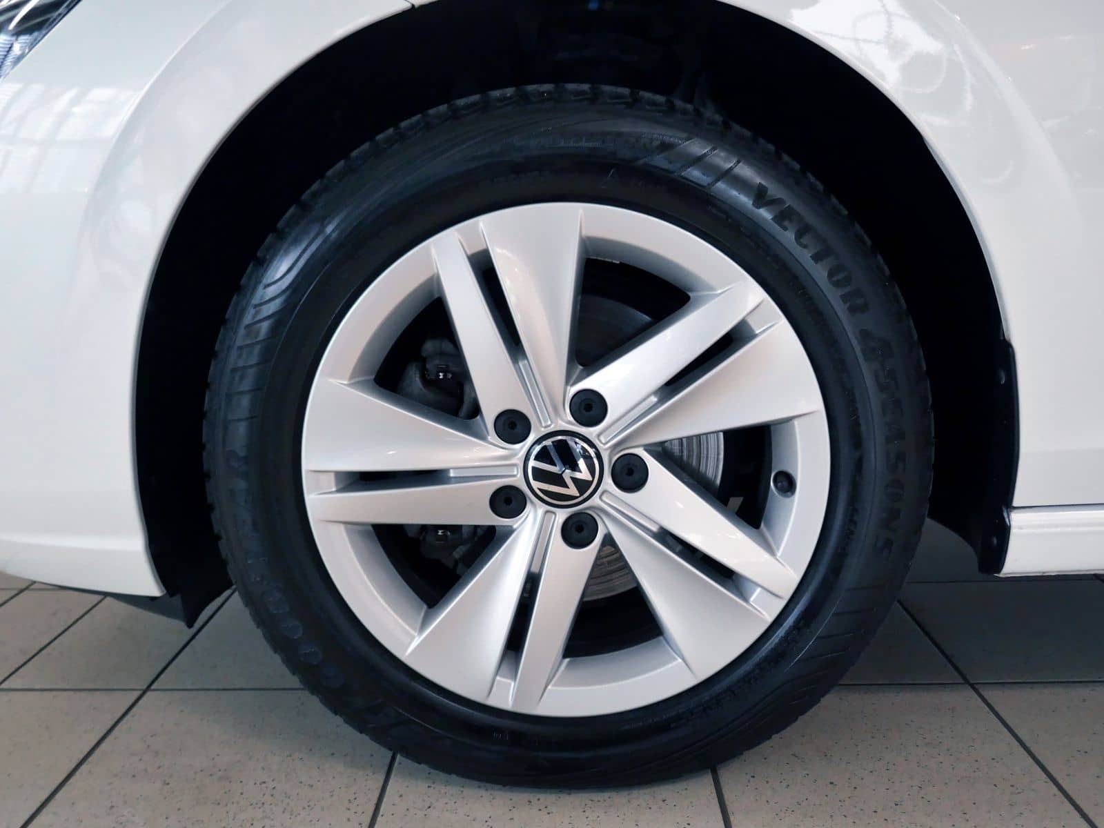 Volkswagen Golf VIII Life 2.0 TDI | LED PDC ACC Navi foto 6