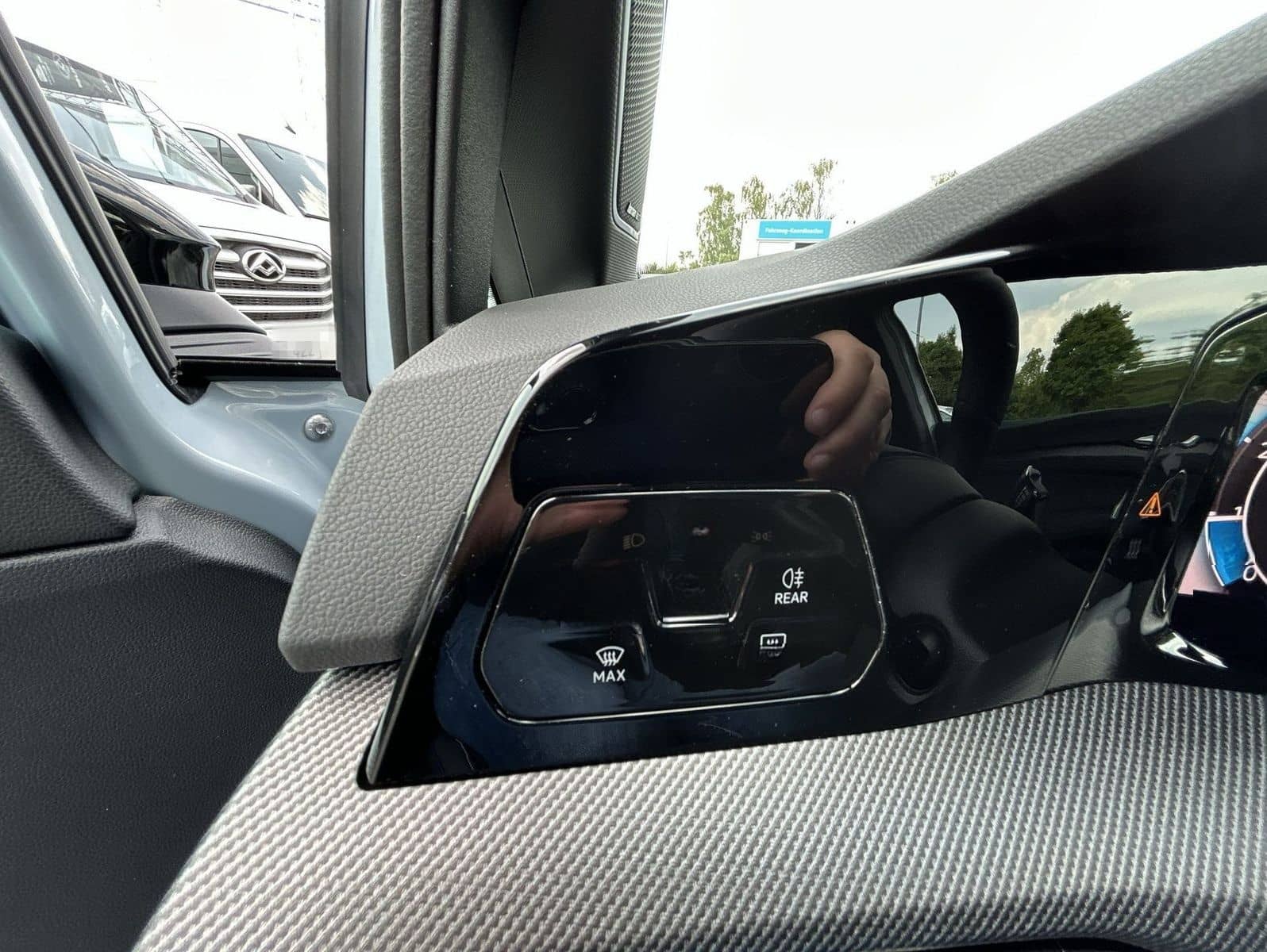 Volkswagen Golf VIII 1.5 TSI DSG R-Line Navi Panorama LED D foto 14