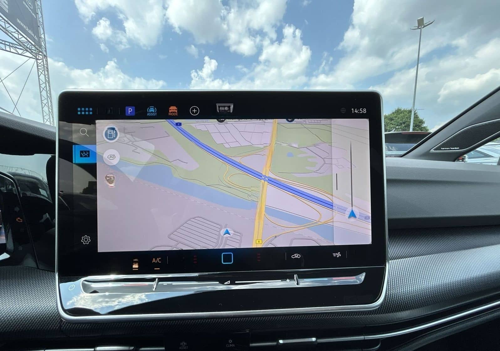 Volkswagen Golf VIII 1.5 TSI DSG R-Line Navi Panorama LED D foto 15