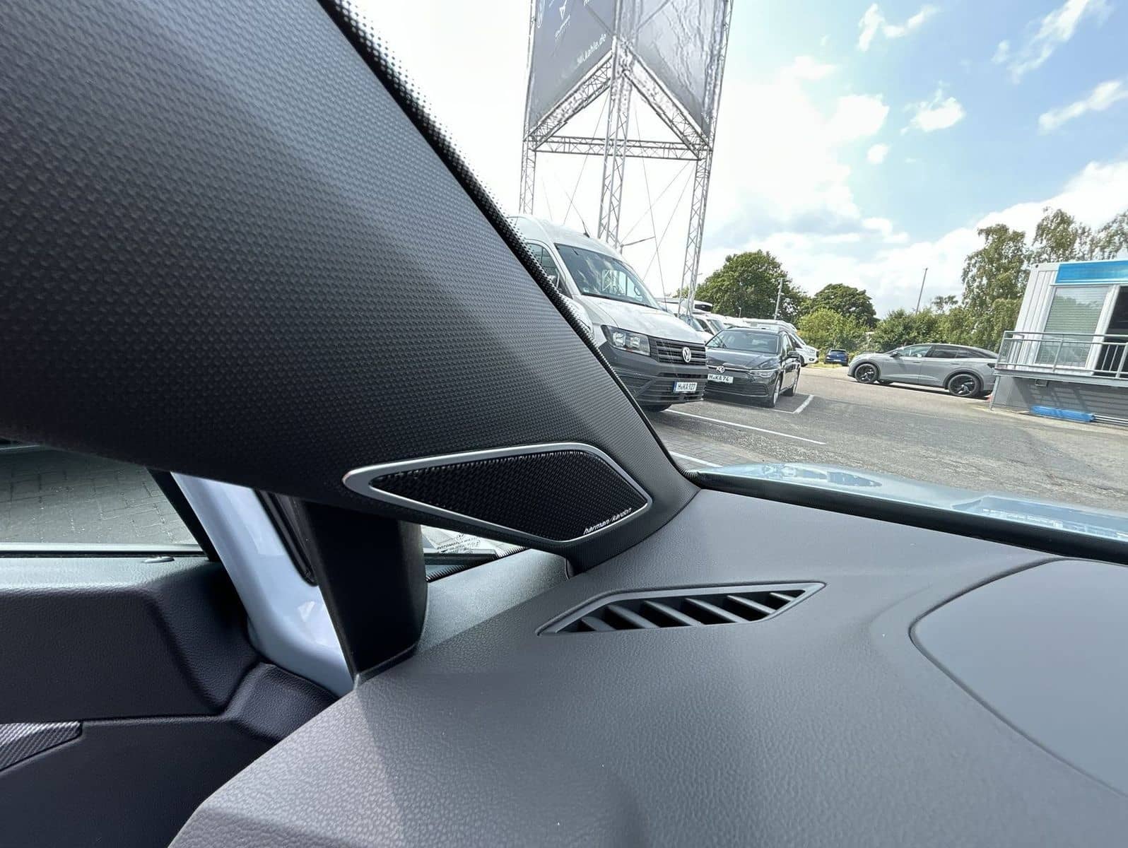 Volkswagen Golf VIII 1.5 TSI DSG R-Line Navi Panorama LED D foto 19