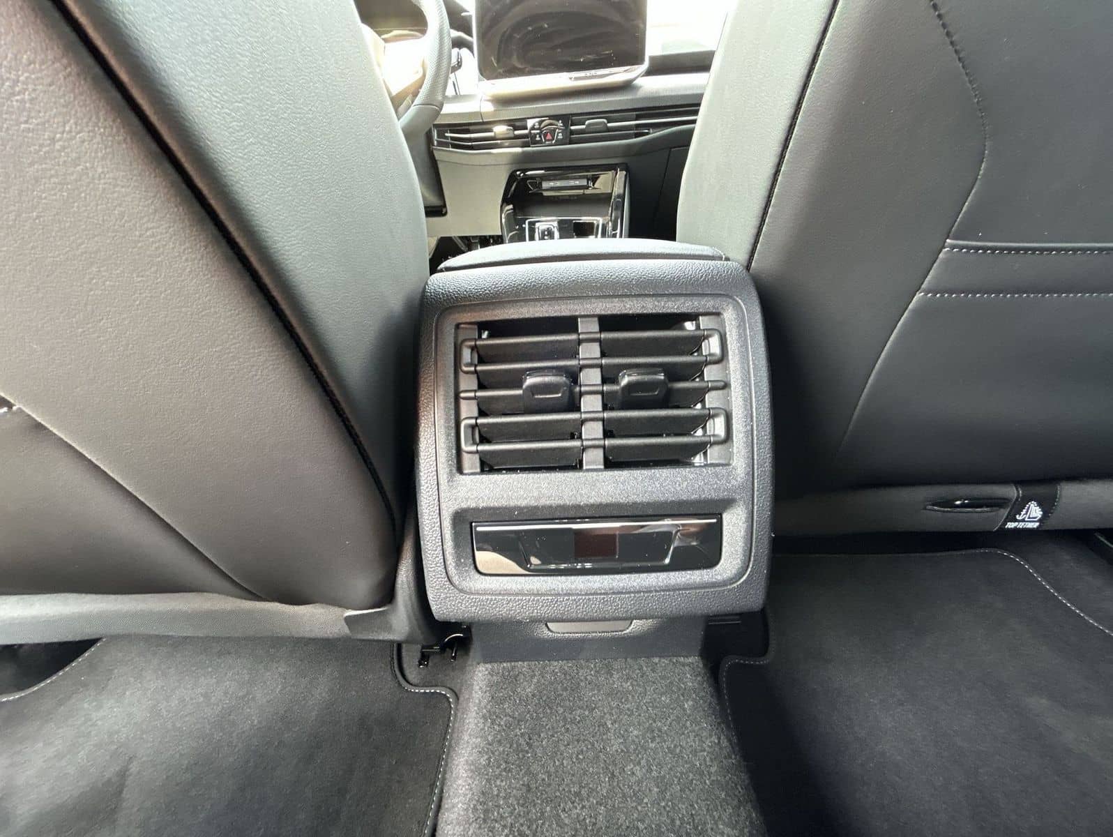 Volkswagen Golf VIII 1.5 TSI DSG R-Line Navi Panorama LED D foto 20