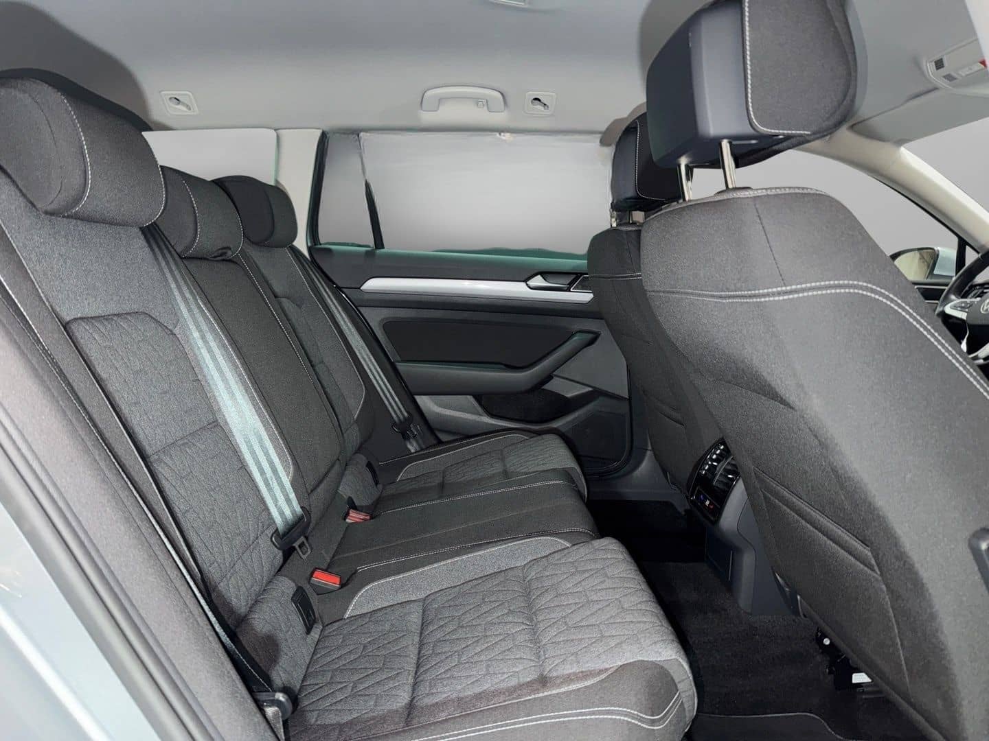 Volkswagen Passat Variant 2.0 TDI DSG BUSINESS LED SHZ KAME foto 12