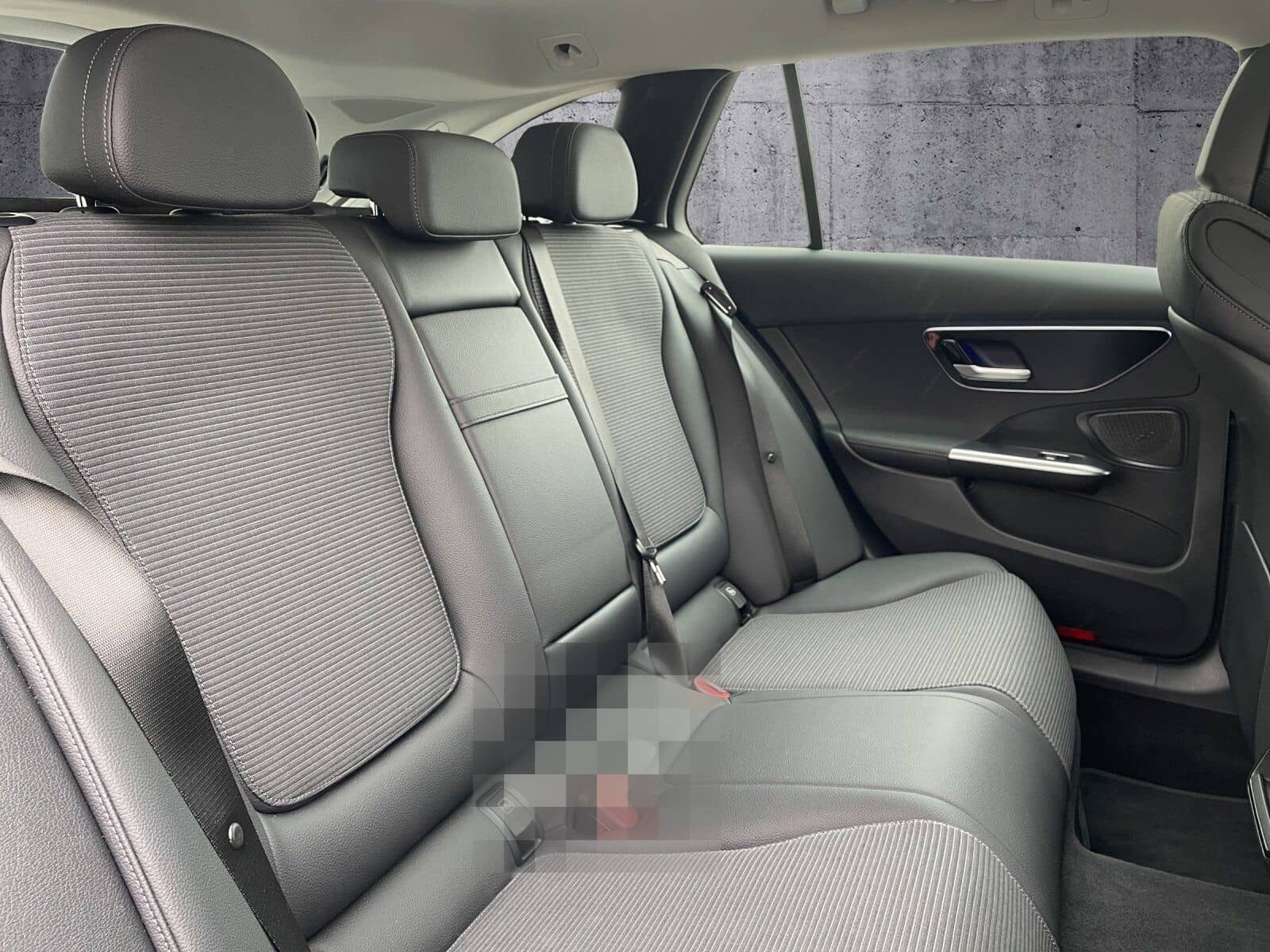 Mercedes-Benz C 180 T AVANTGARDE+PANO+KAMERA+EASYPACK+LED+SHZ foto 13