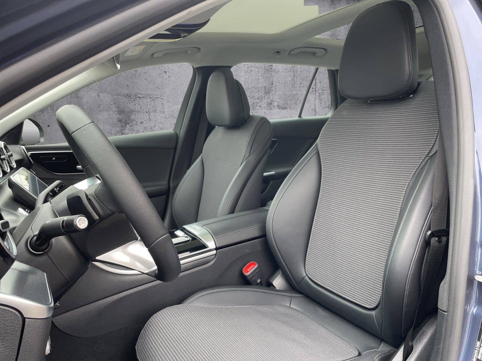 Mercedes-Benz C 180 T AVANTGARDE+PANO+KAMERA+EASYPACK+LED+SHZ foto 9