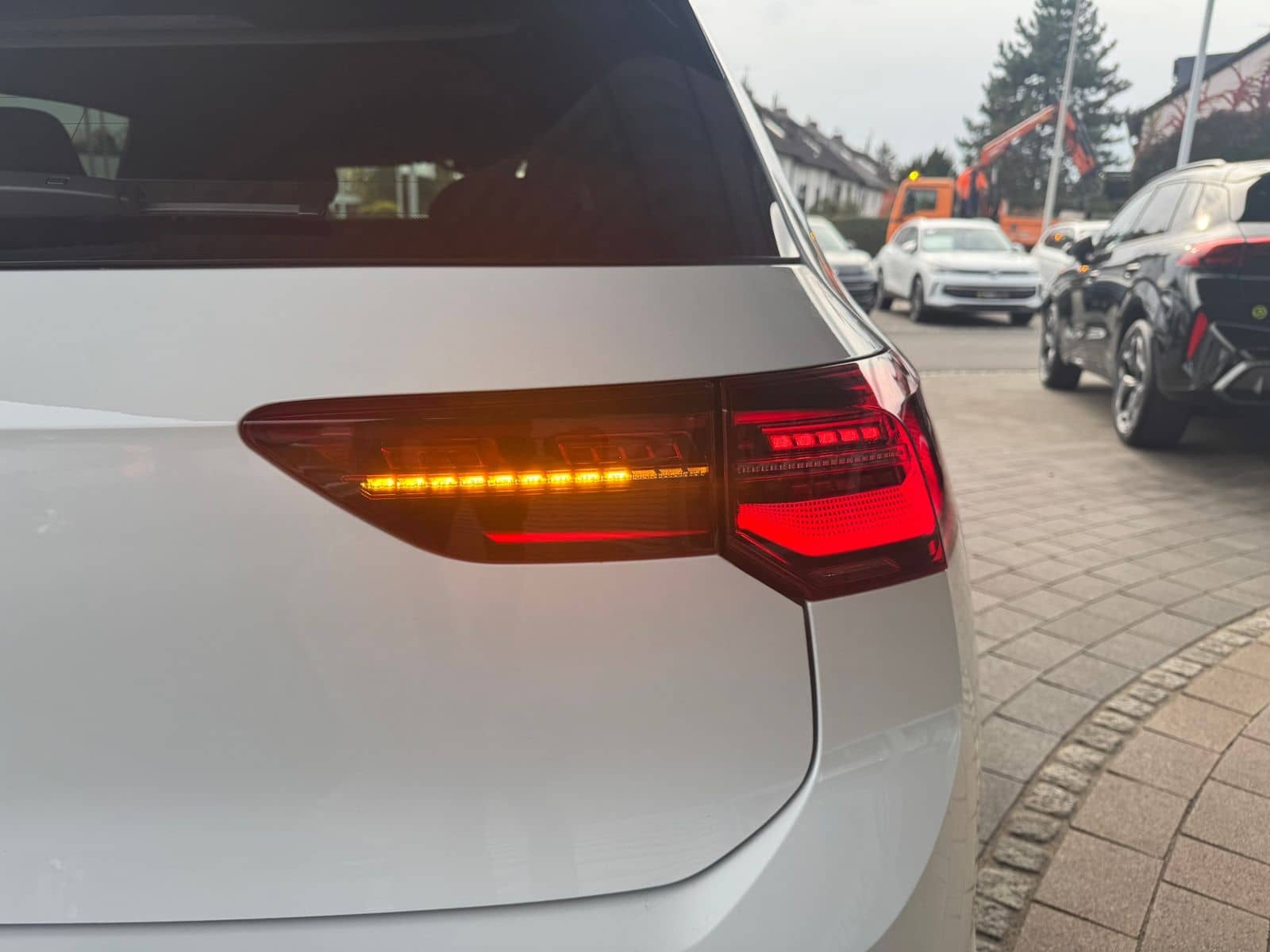 Volkswagen Golf VIII GTI Clubsport 2.0 TSI DSG PANO/19"/DCC foto 12