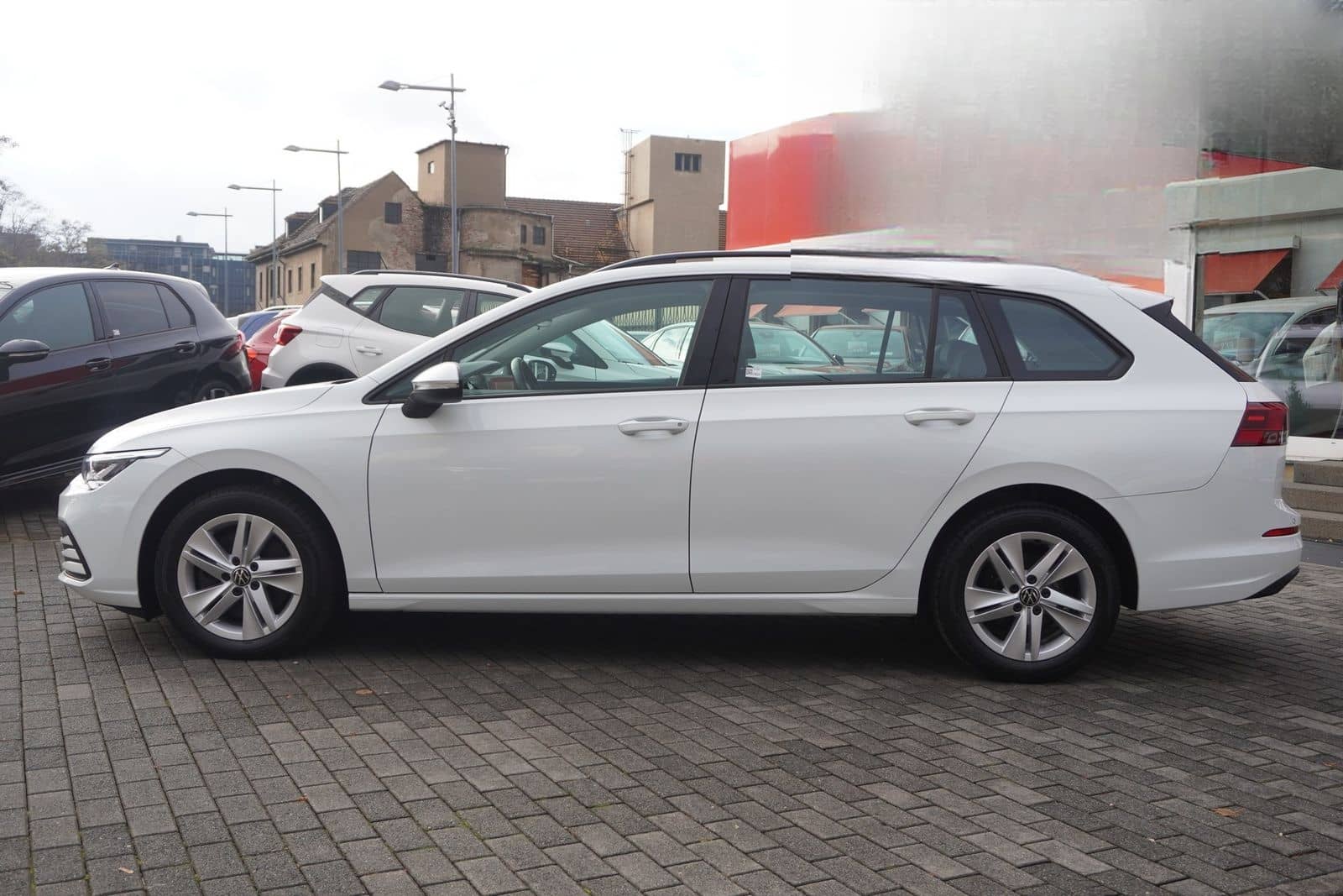 Volkswagen Golf VIII Variant 2.0 TDI Life LED Navi ACC DAB foto 3