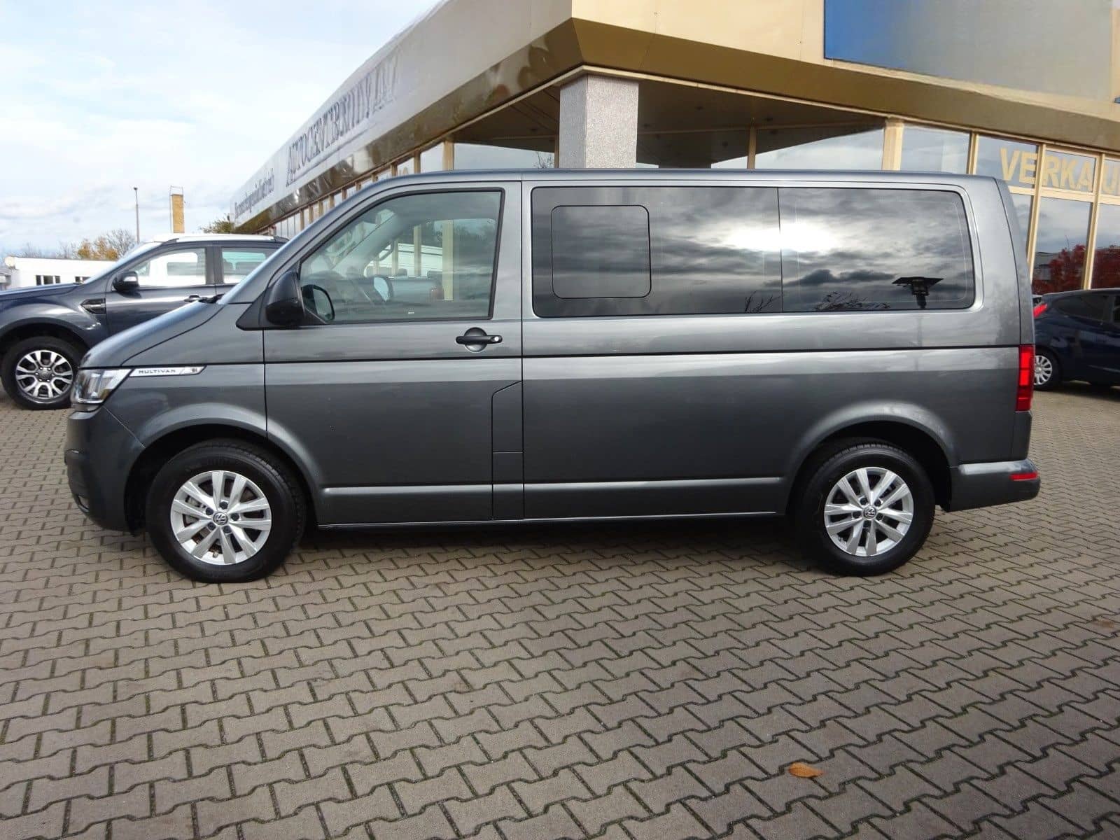 Volkswagen T6.1 Multivan 150PS DSG KR Navi Tempomat 7-Sitze foto 3