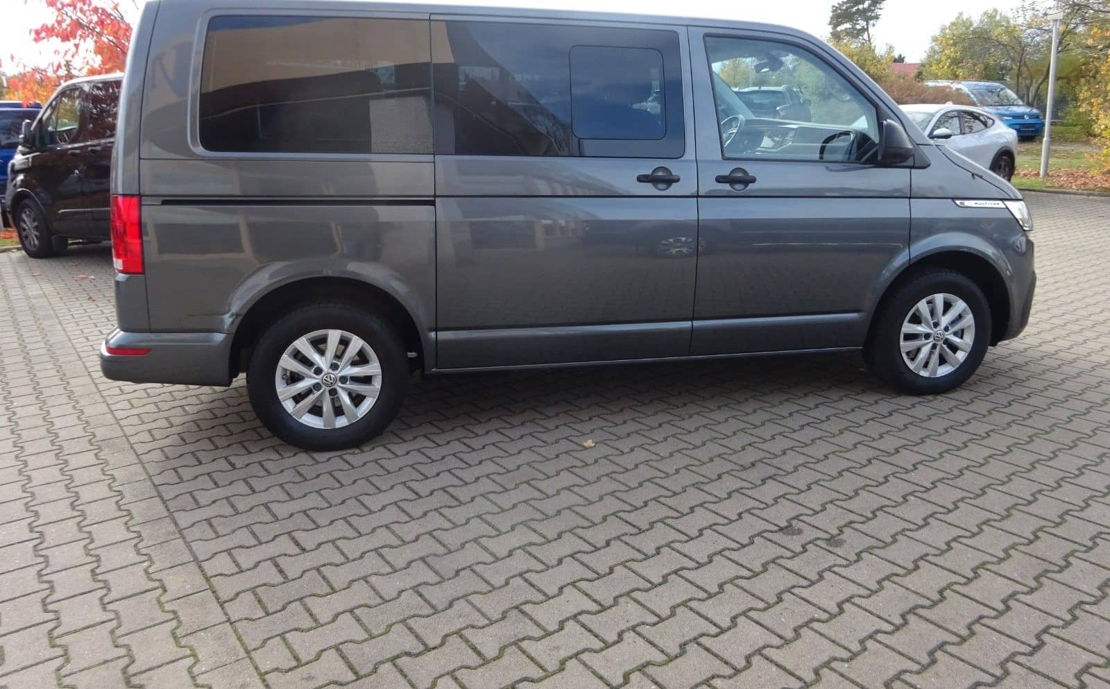 Volkswagen T6.1 Multivan 150PS DSG KR Navi Tempomat 7-Sitze foto 6