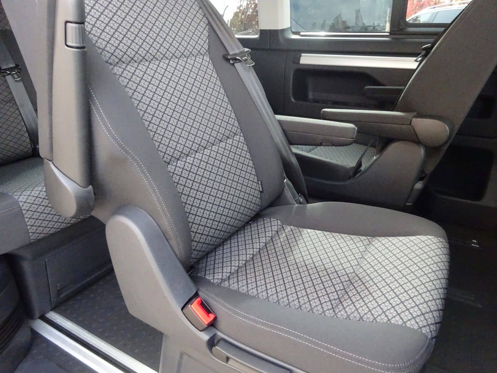 Volkswagen T6.1 Multivan 150PS DSG KR Navi Tempomat 7-Sitze foto 10