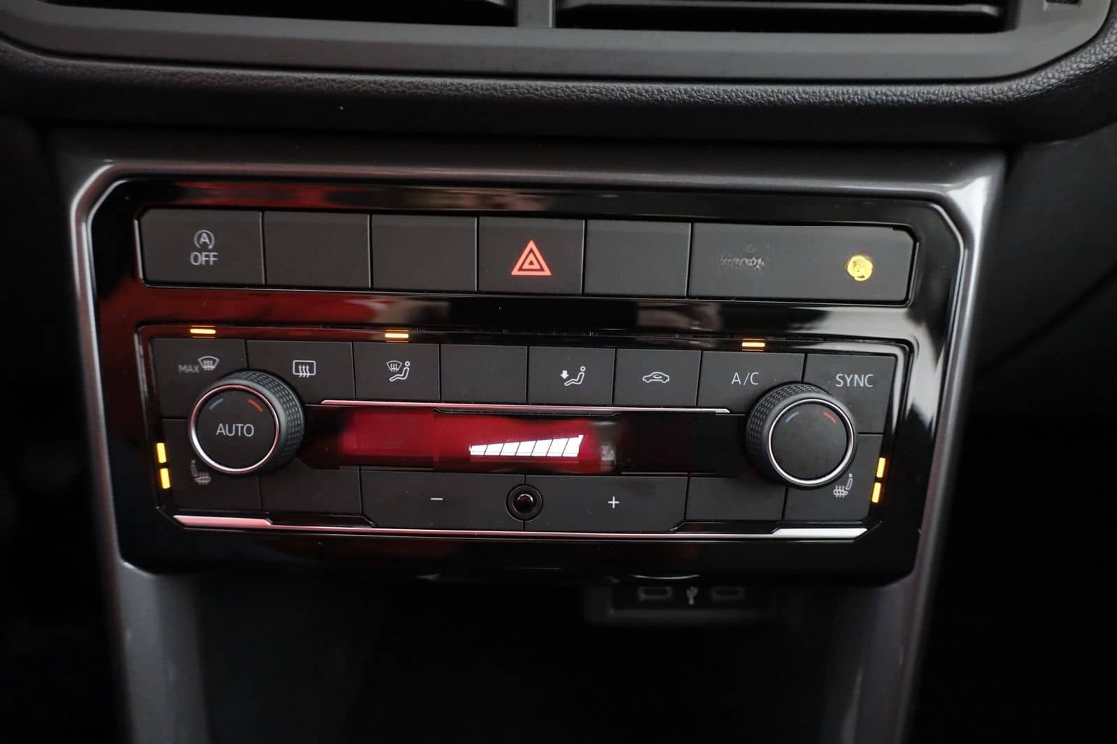 Volkswagen T-Cross 1.0 TSI Style LED Navi ACC Totwinkel DAB foto 12