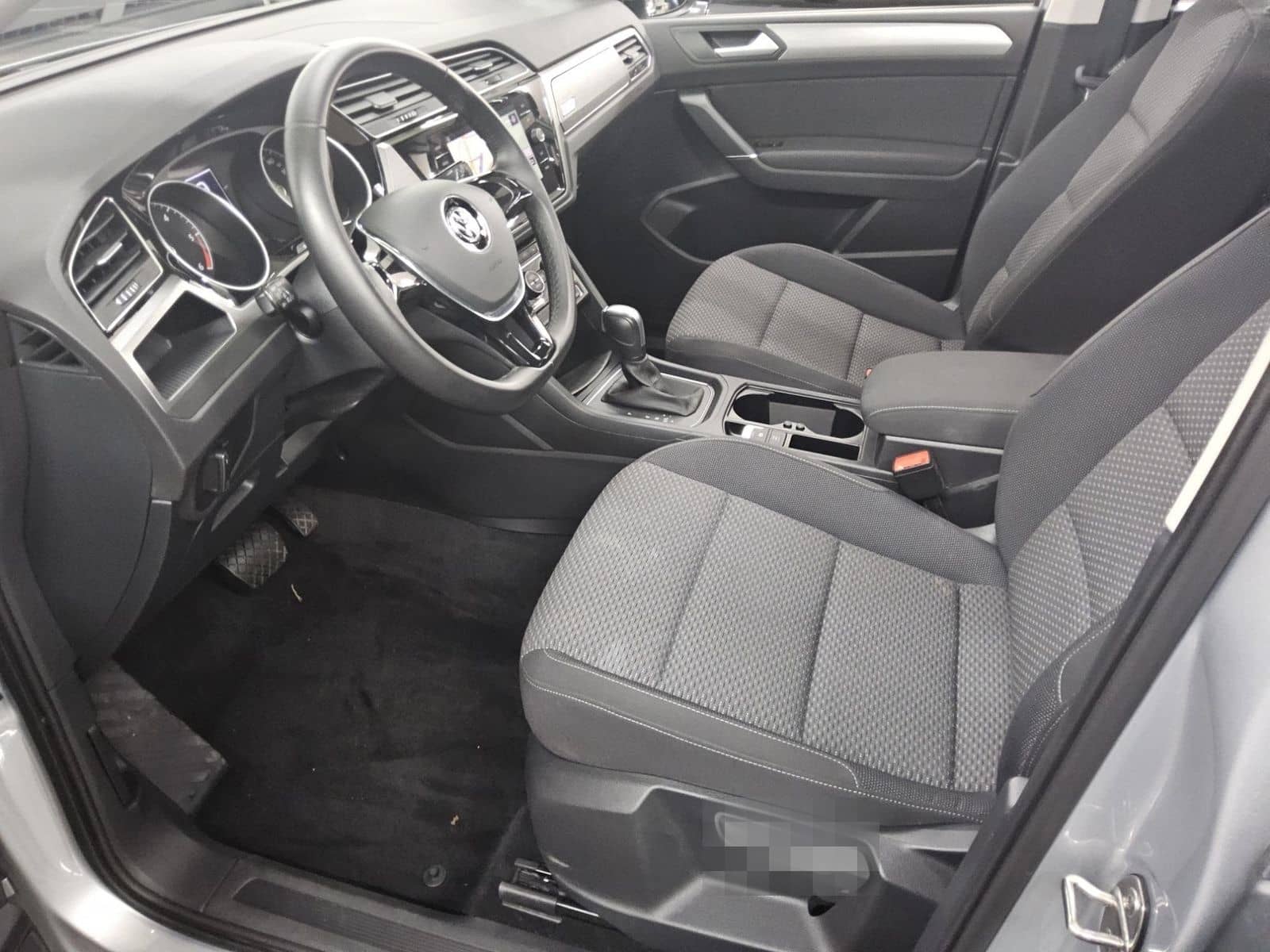 Volkswagen Touran 2.0 TDI Comf. Navi Pano RFK PDC Shz foto 8