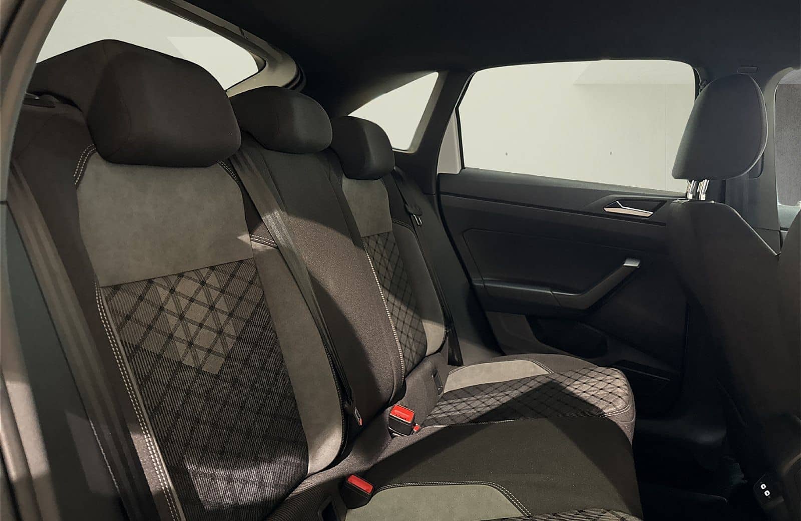 Volkswagen Taigo 1.0 TSI R-Line DSG IQ.Light Navi RFK AHK A foto 11