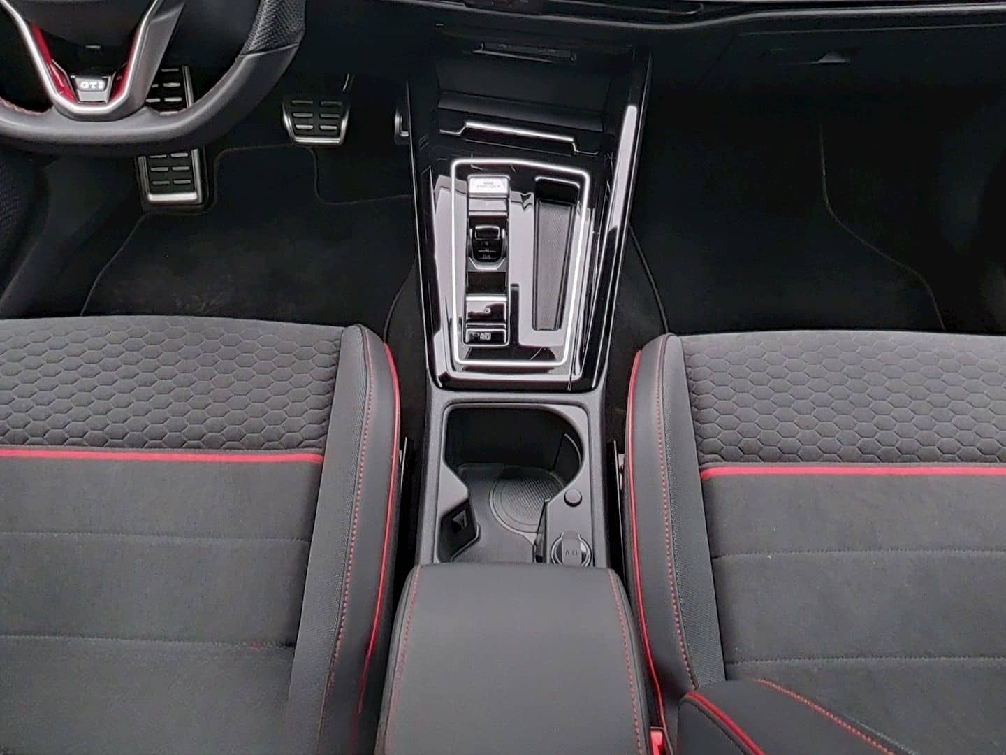 Volkswagen Golf GTI 8 2.0 TSI DSG Clubsport Blackstyle PANO foto 15