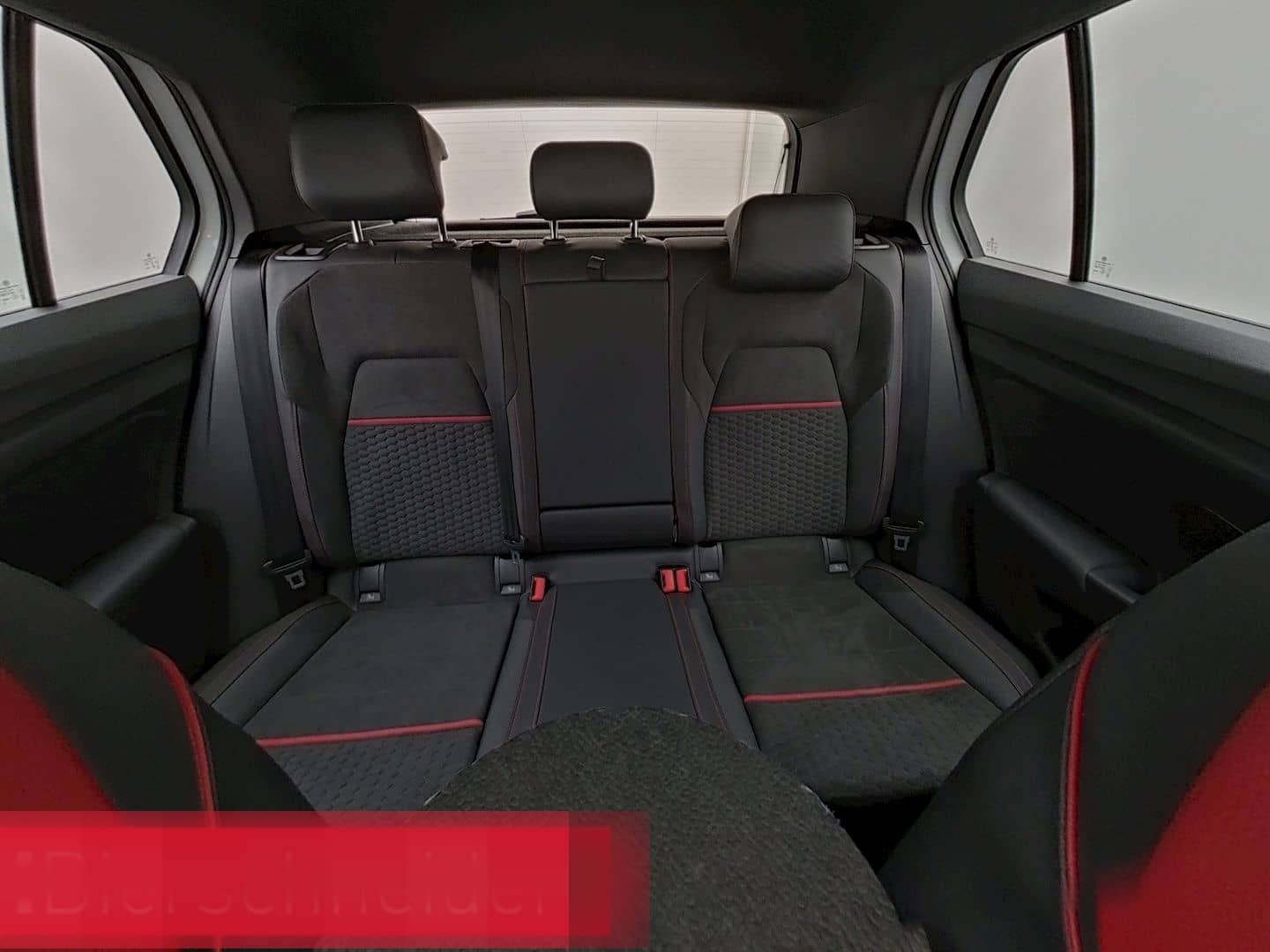 Volkswagen Golf GTI 8 2.0 TSI DSG Clubsport Blackstyle PANO foto 16