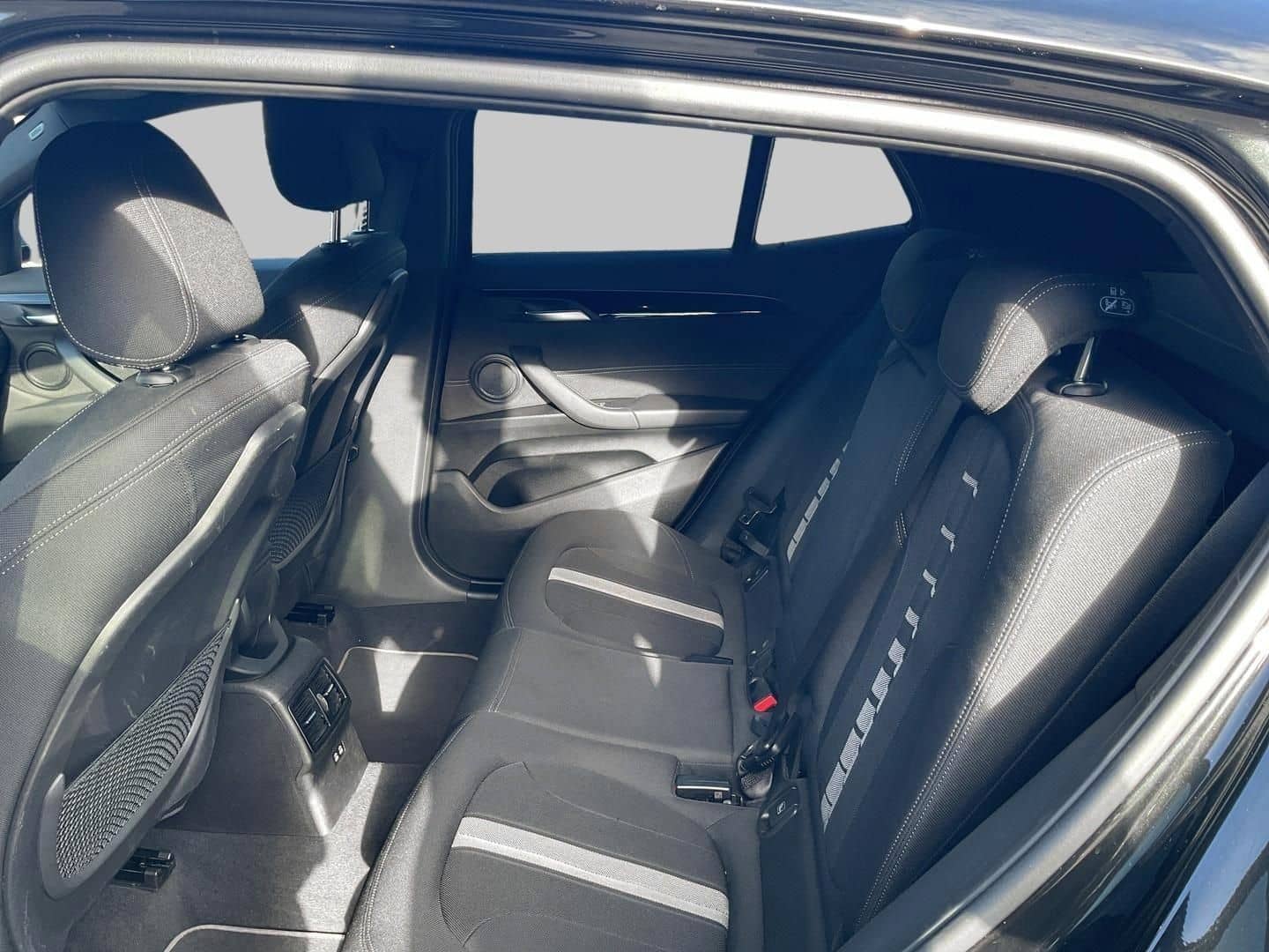 BMW X2 sDrive18i Aut Navi LED Klimaaut SHZ Allwetter foto 8